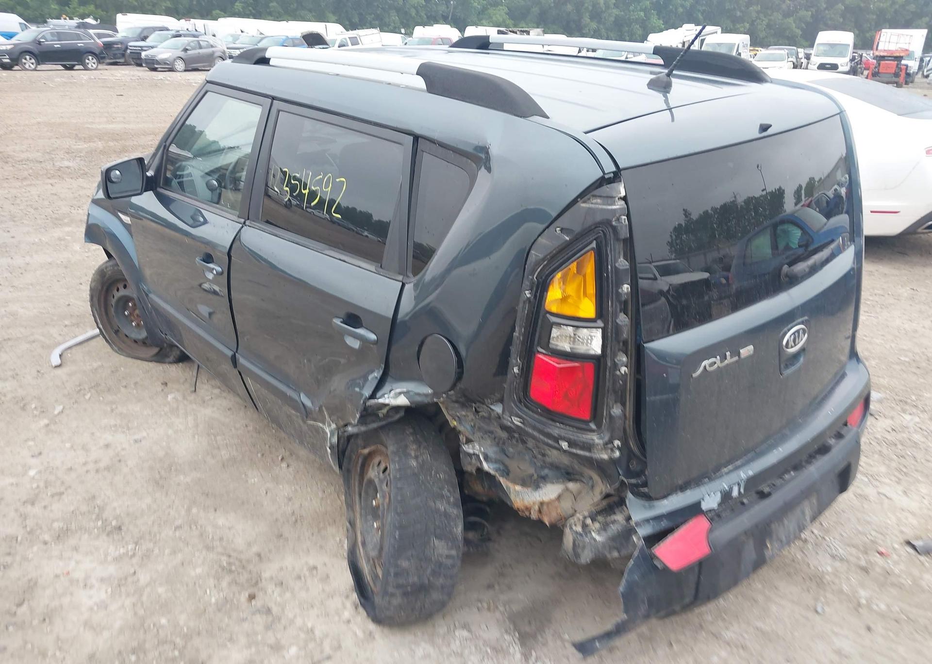 2011 KIA SOUL +