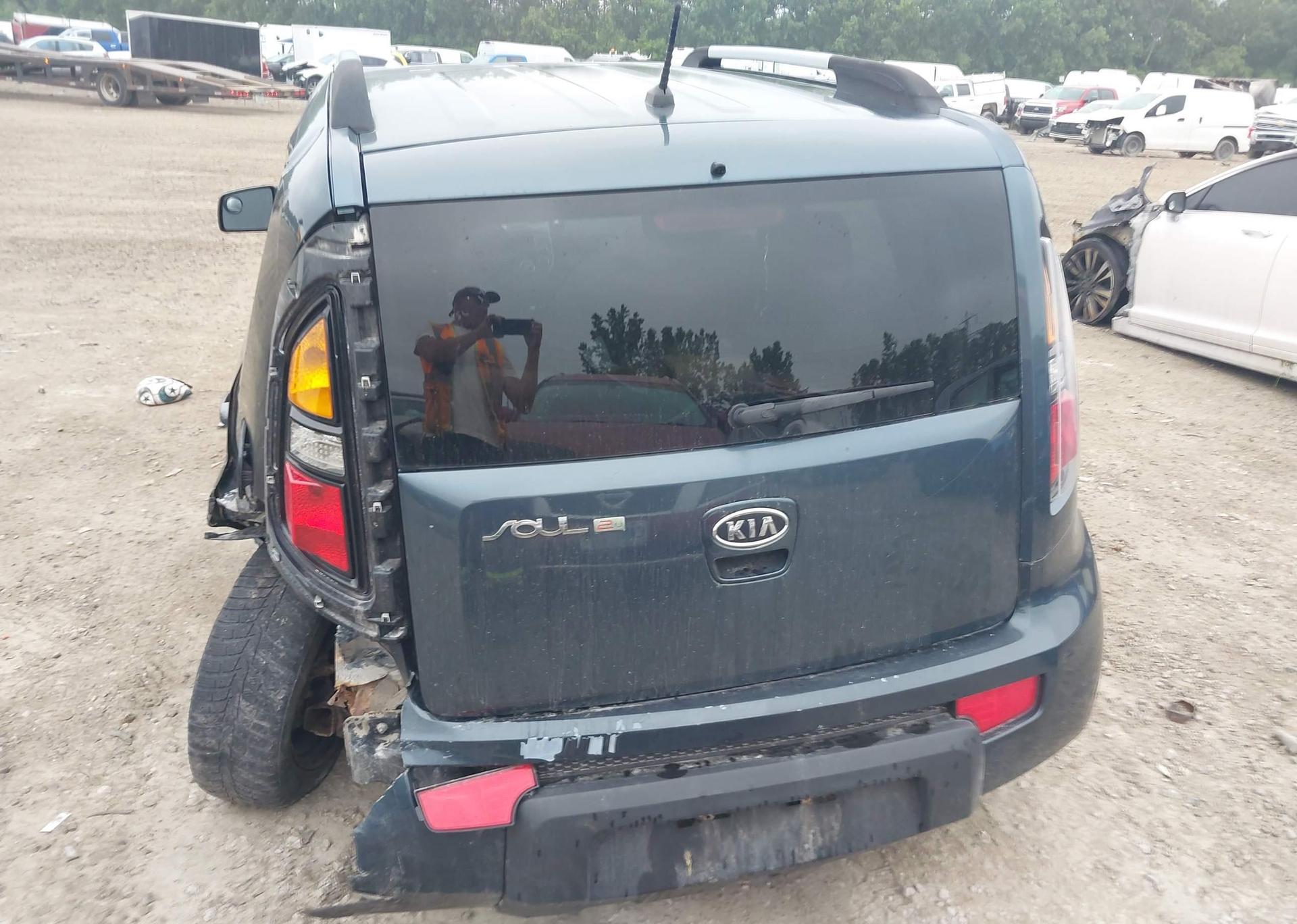 2011 KIA SOUL +