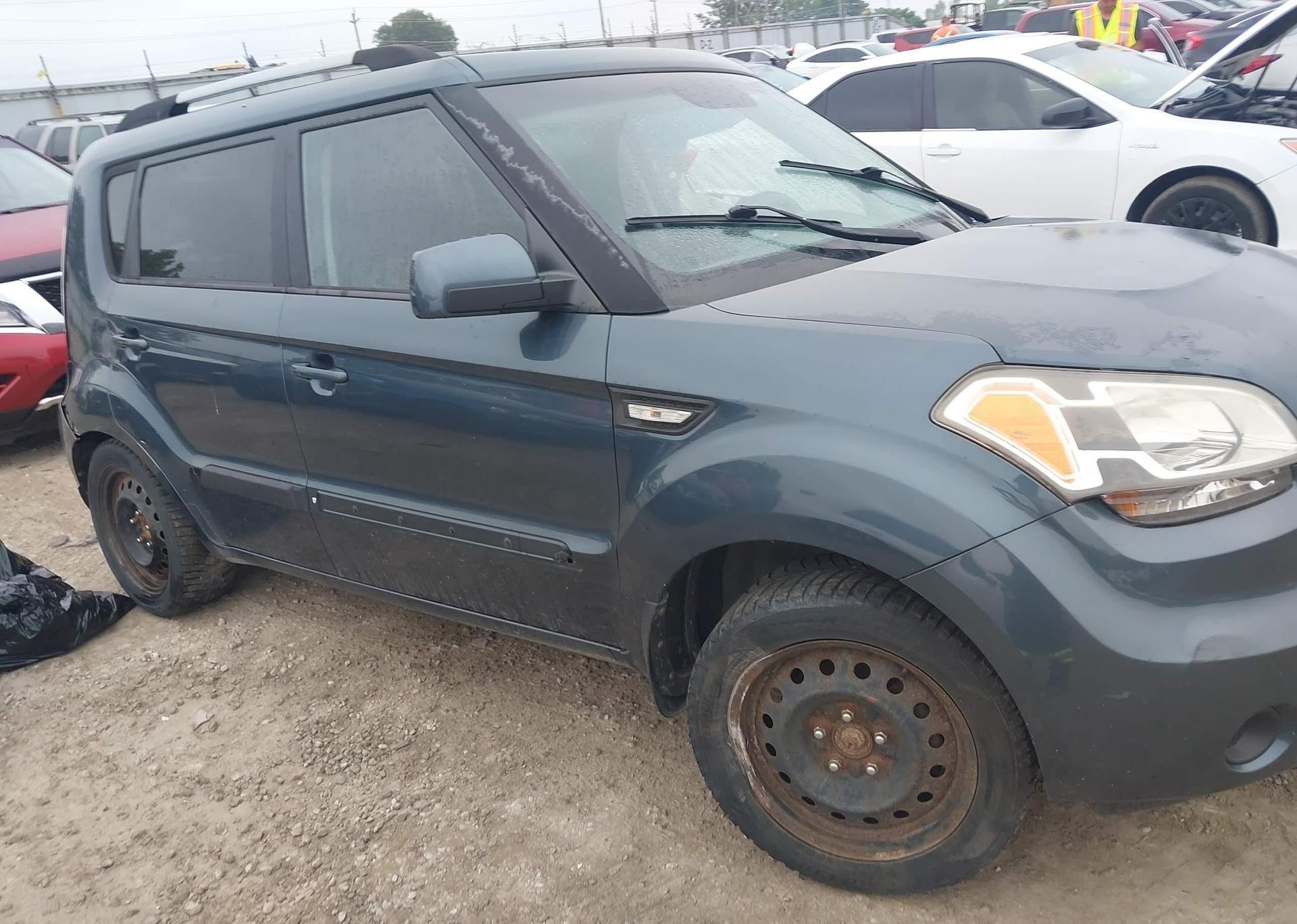 2011 KIA SOUL +