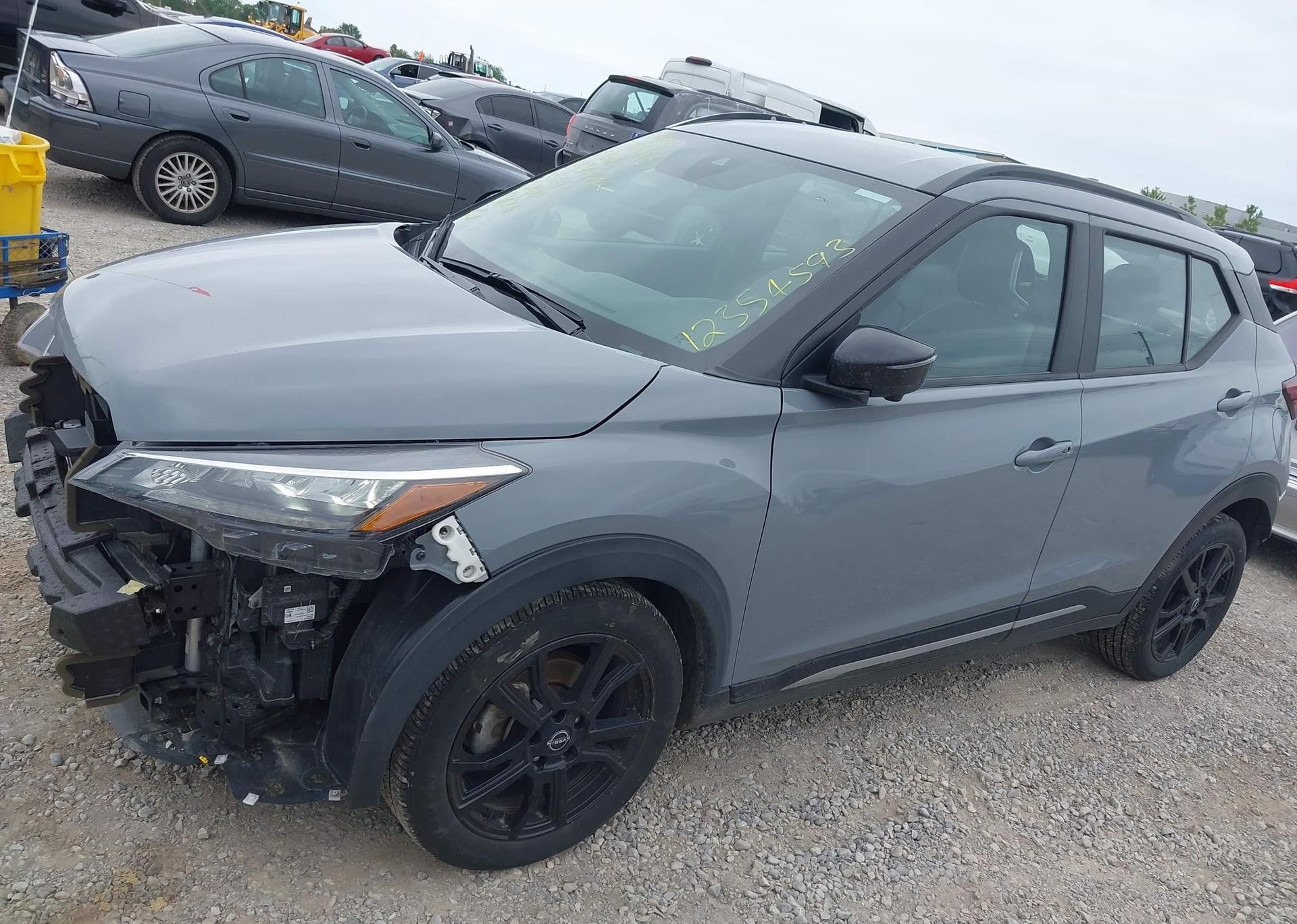 2024 NISSAN KICKS SR