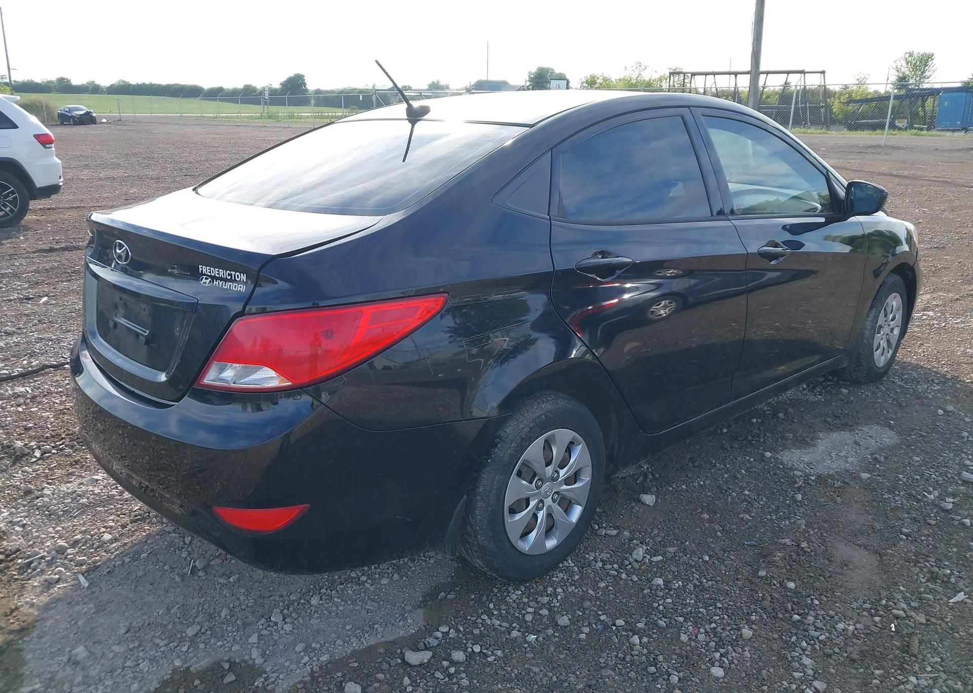 2016 HYUNDAI ACCENT LE
