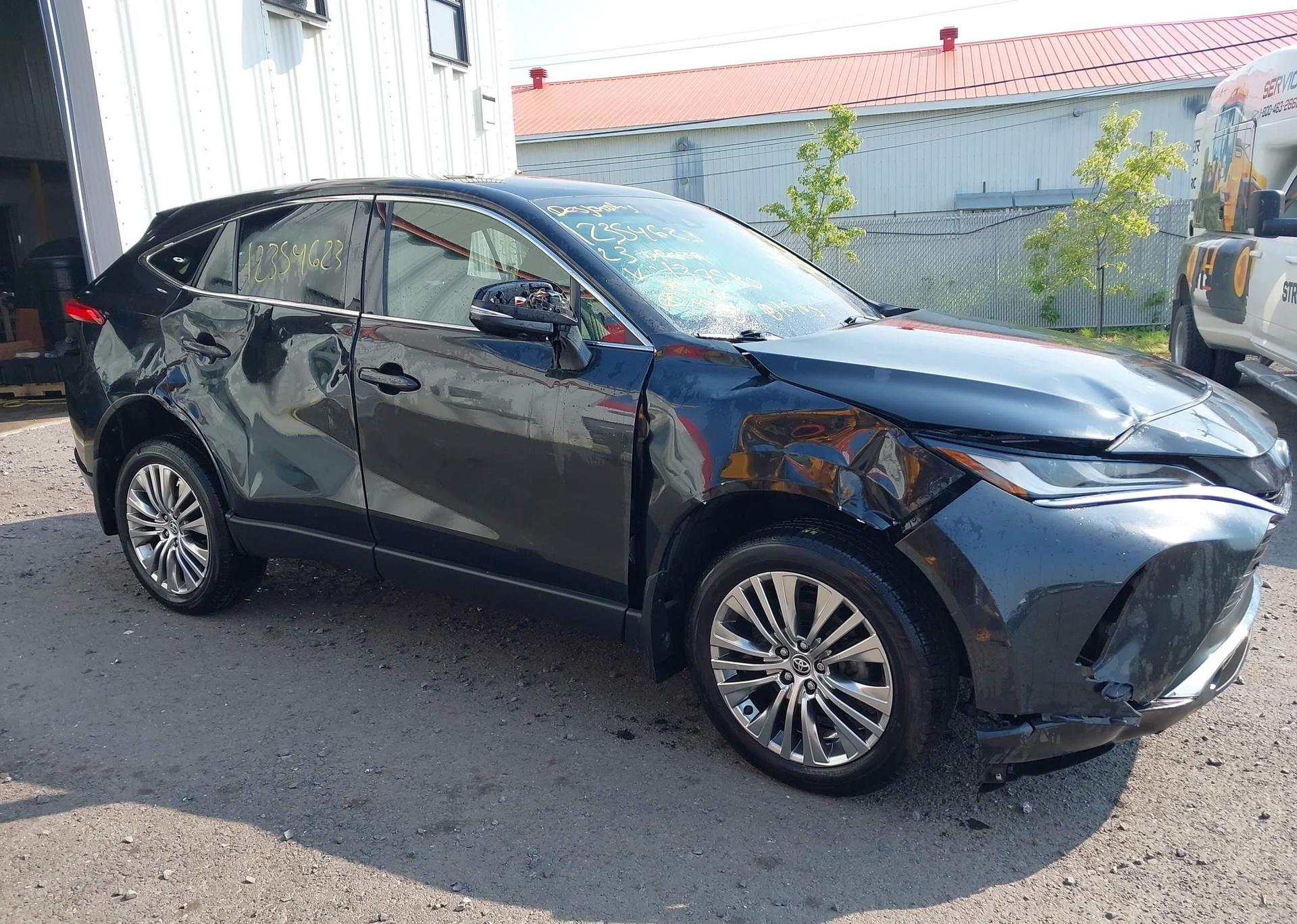 2023 TOYOTA VENZA LE