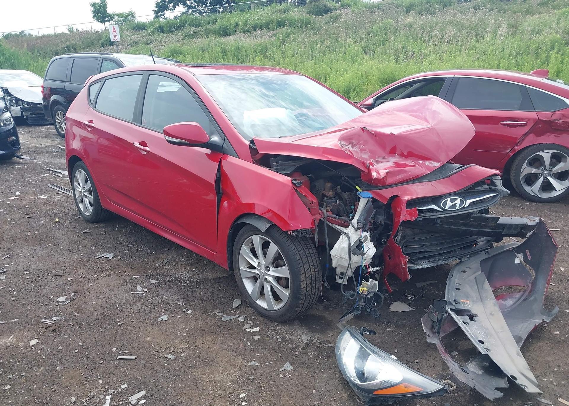 2013 HYUNDAI ACCENT GLS