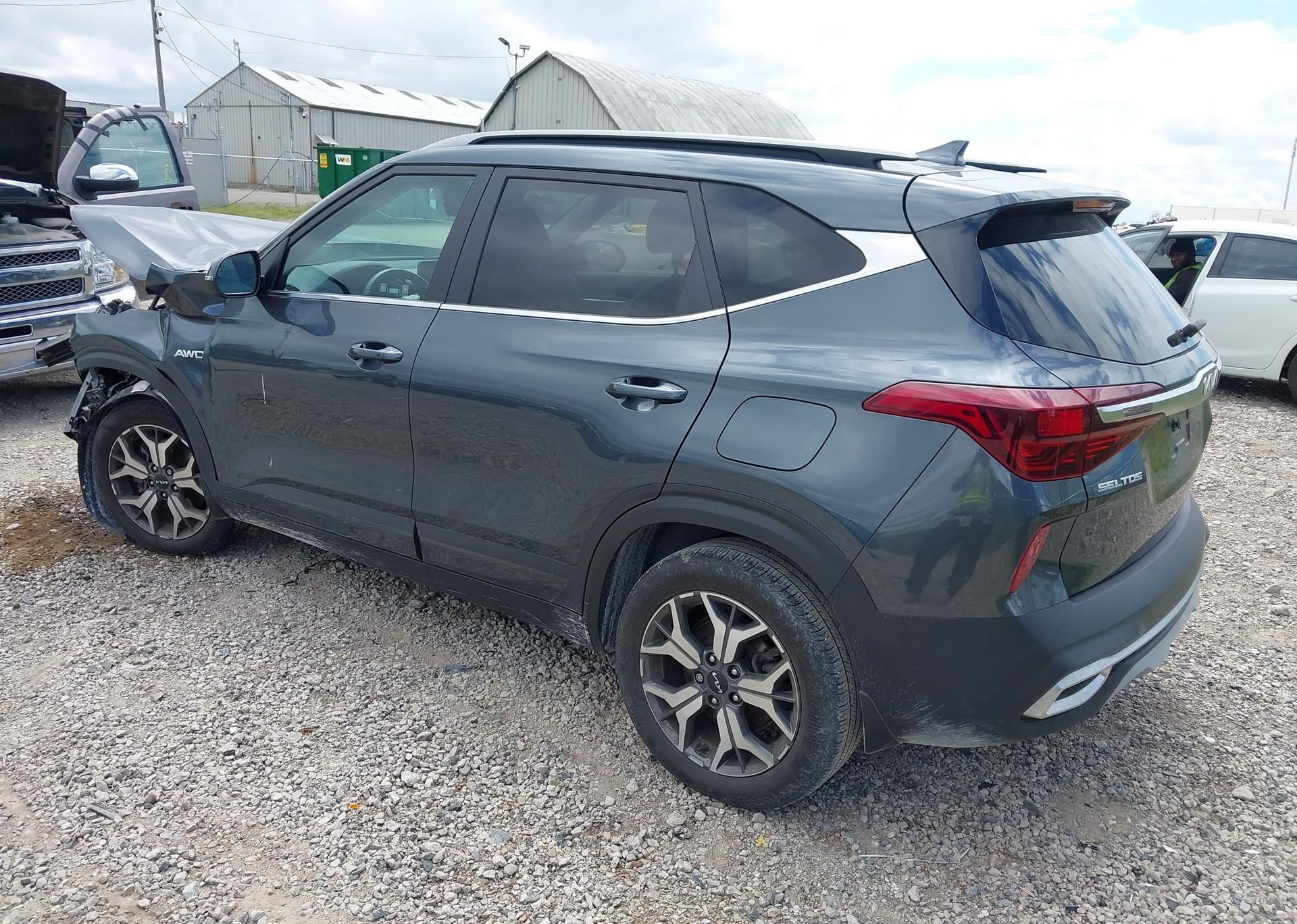 2023 KIA SELTOS EX