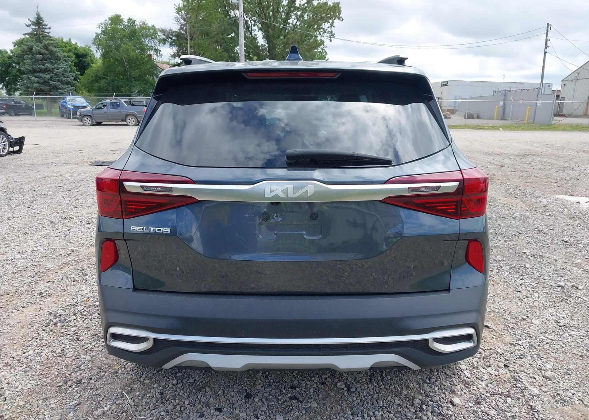 2023 KIA SELTOS EX