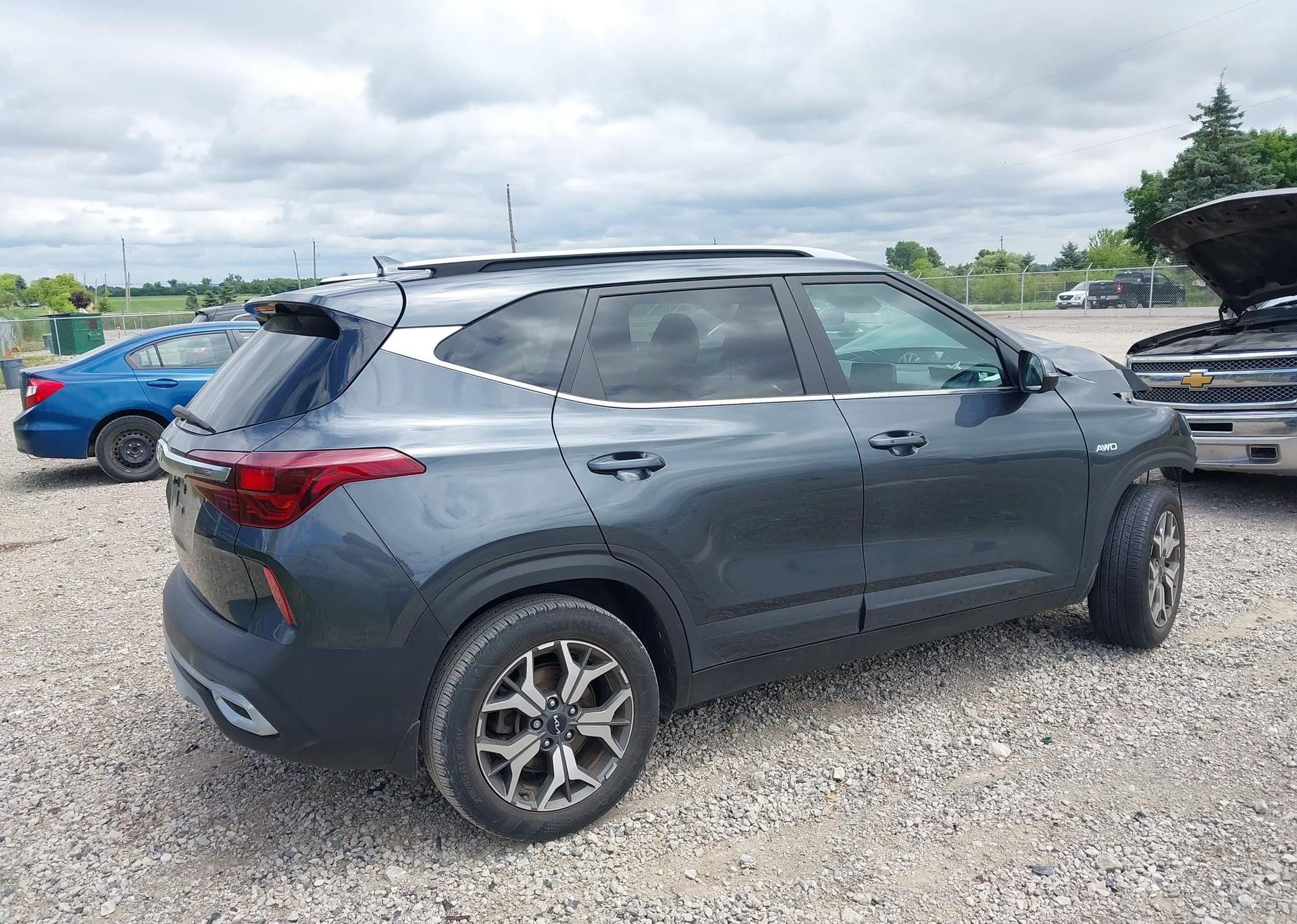 2023 KIA SELTOS EX