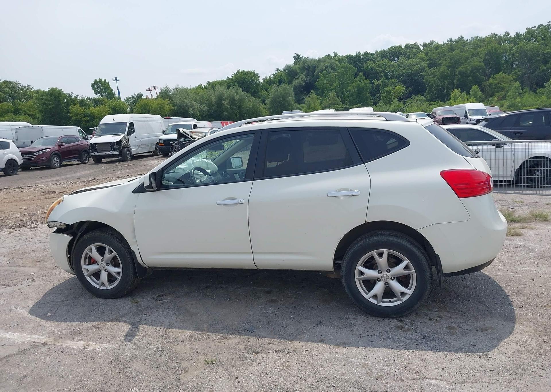 2010 NISSAN ROGUE S