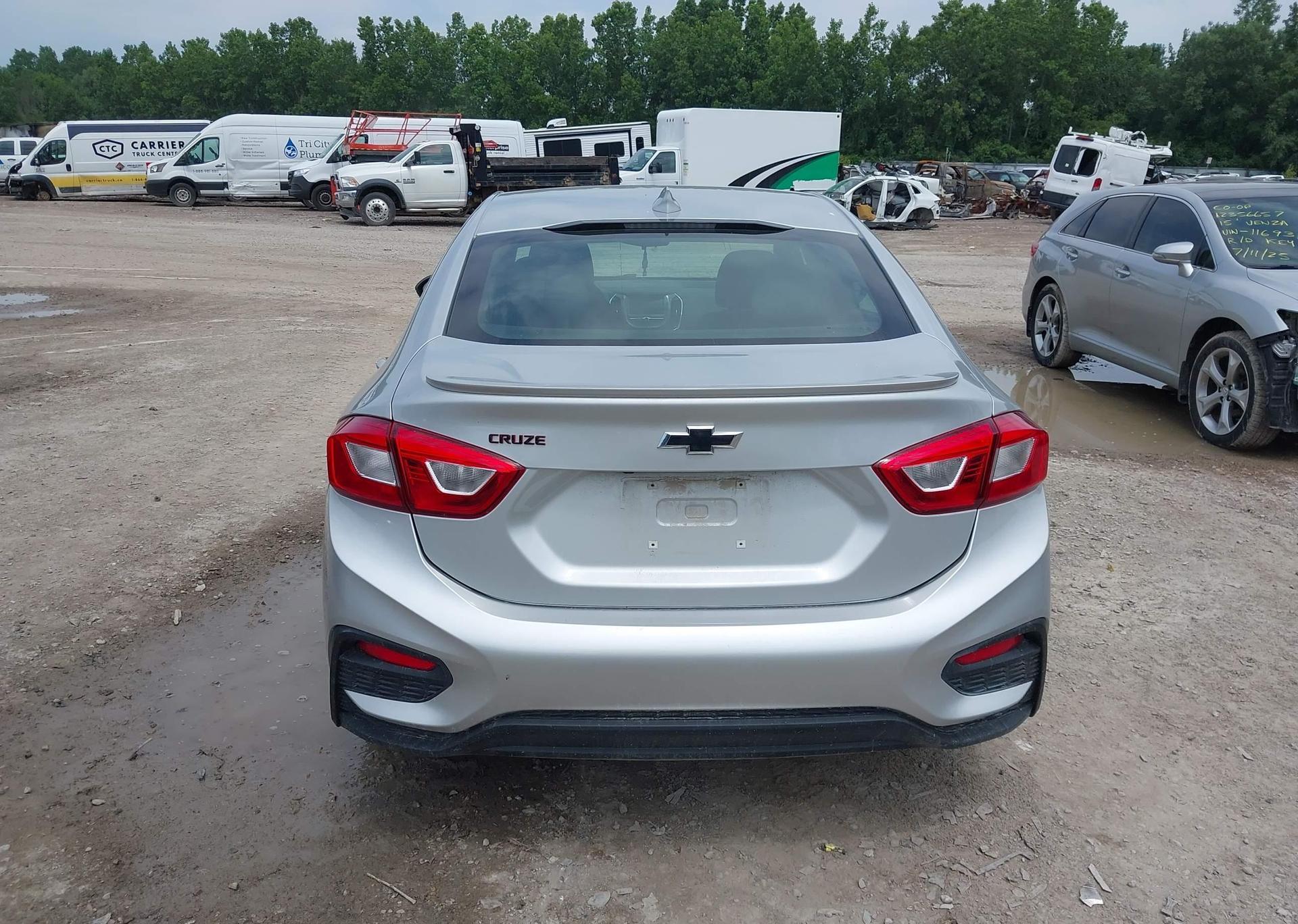 2018 CHEVROLET CRUZE LT