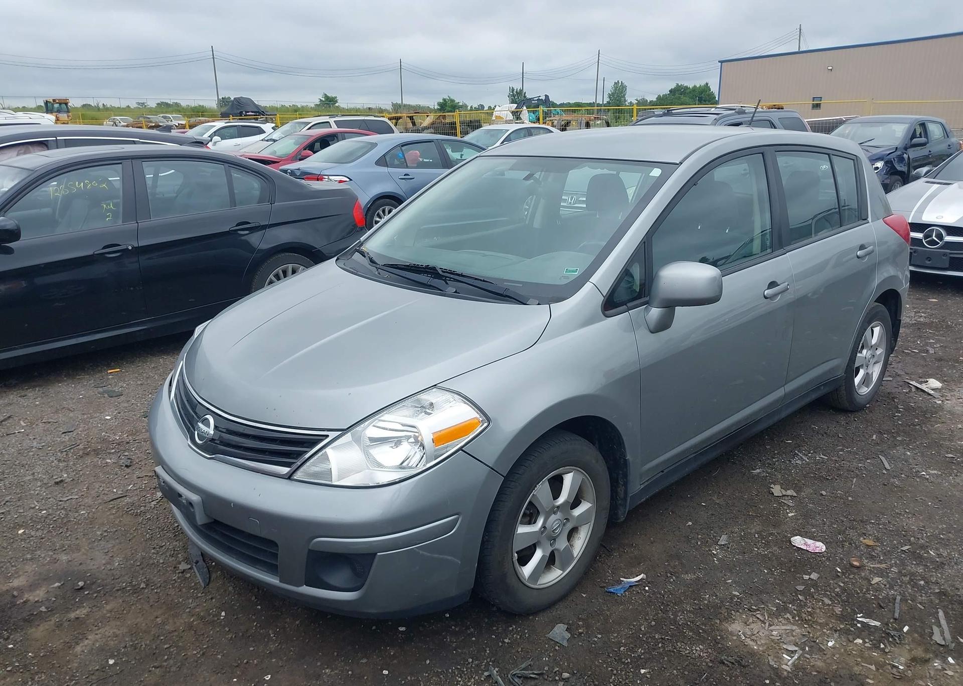 2011 NISSAN VERSA 1.8SL