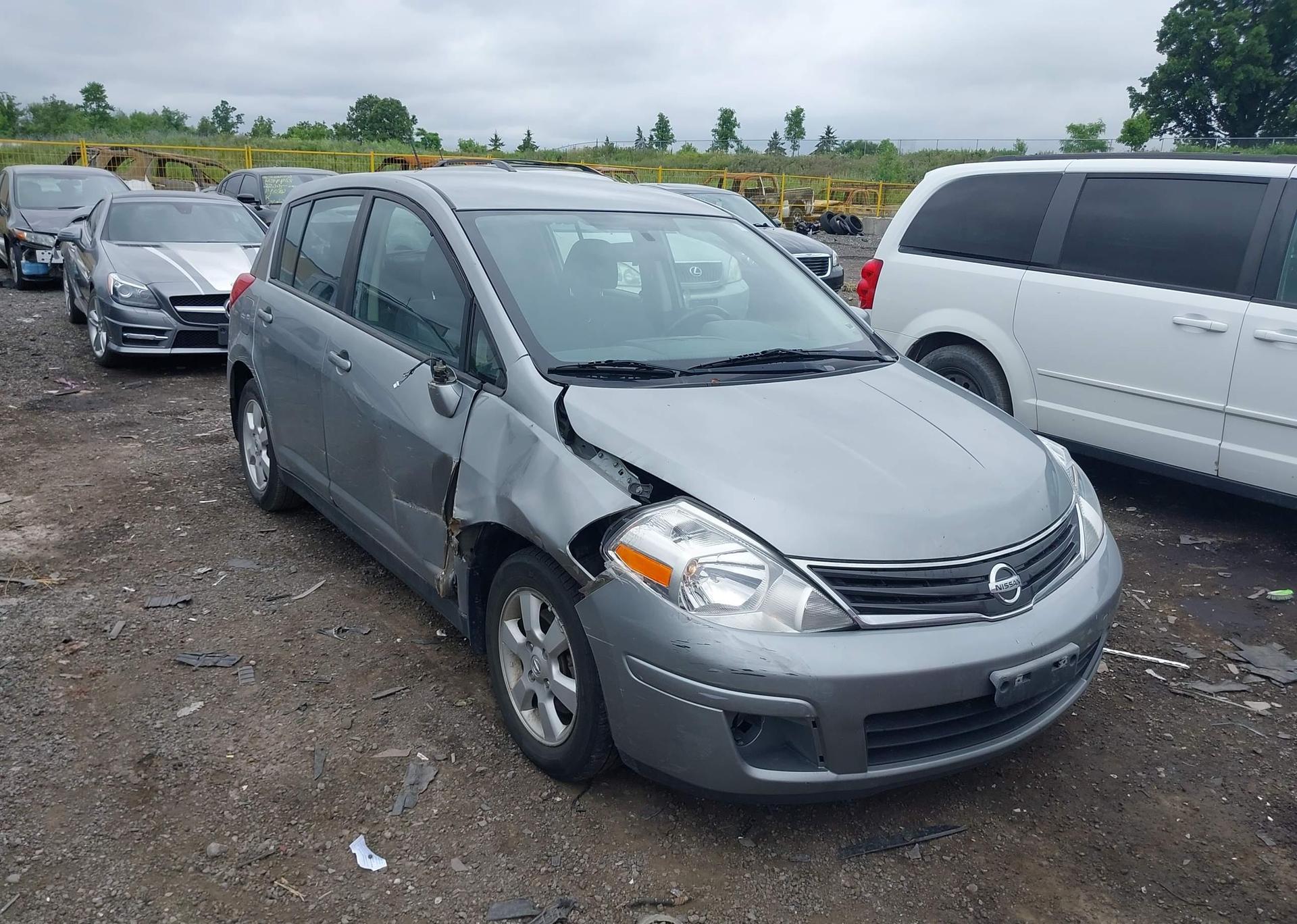 2011 NISSAN VERSA 1.8SL