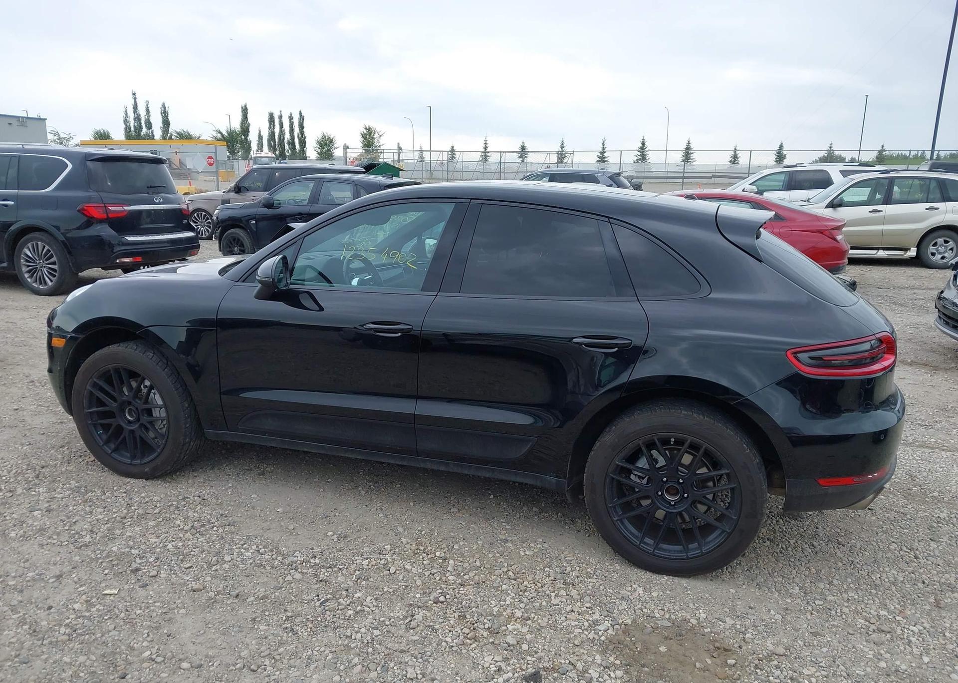 2015 PORSCHE MACAN S