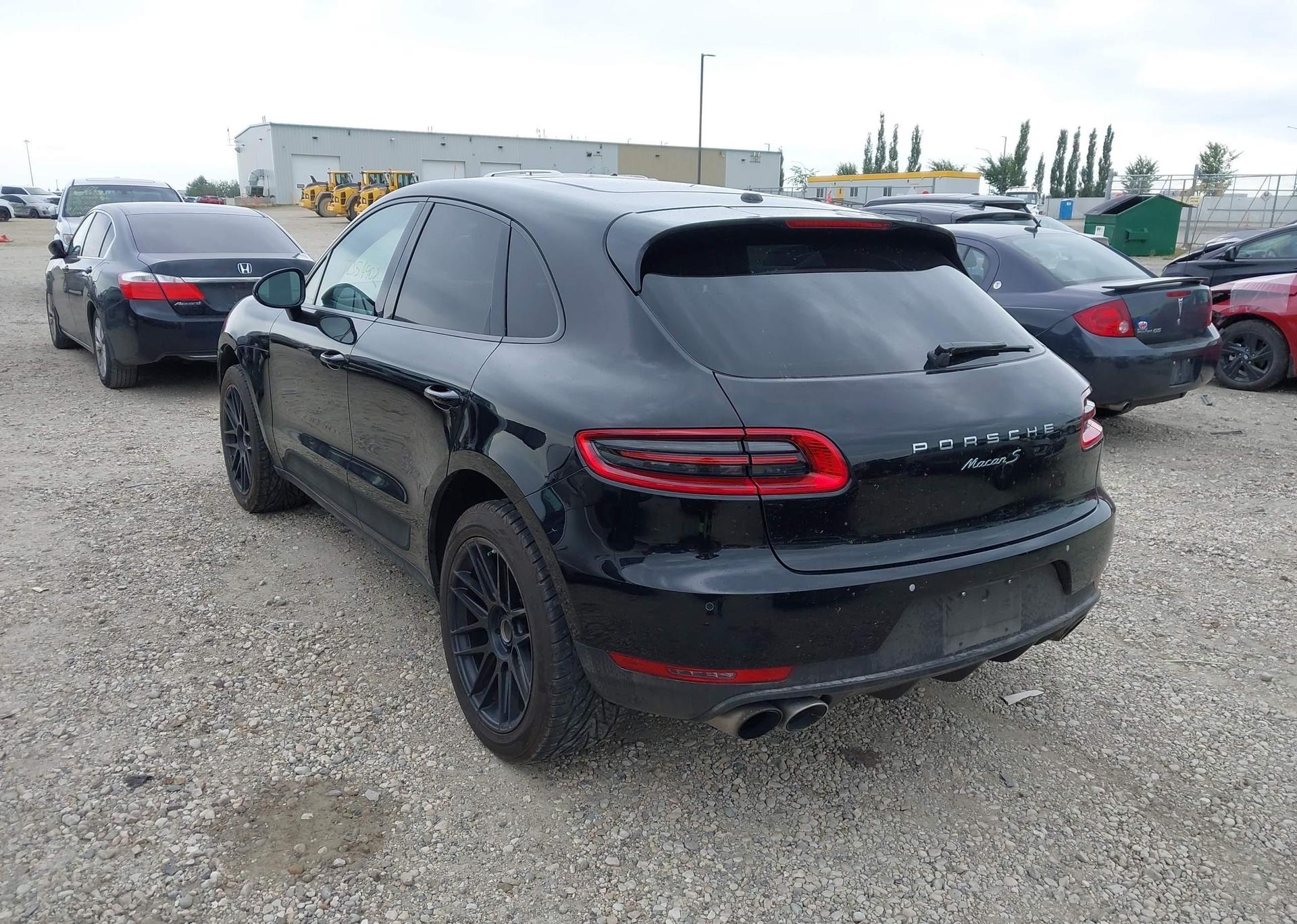 2015 PORSCHE MACAN S
