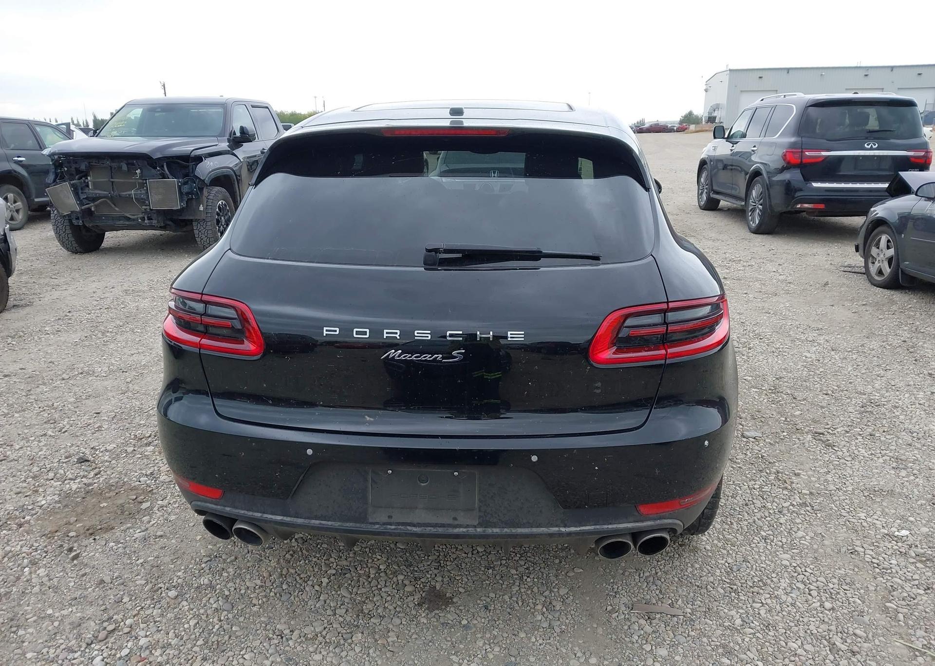 2015 PORSCHE MACAN S