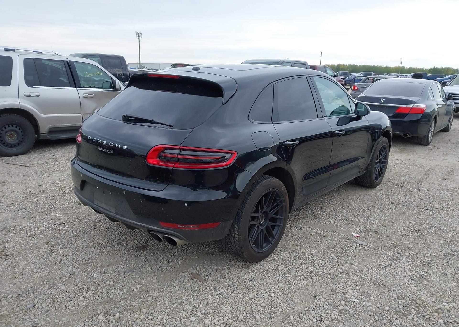 2015 PORSCHE MACAN S