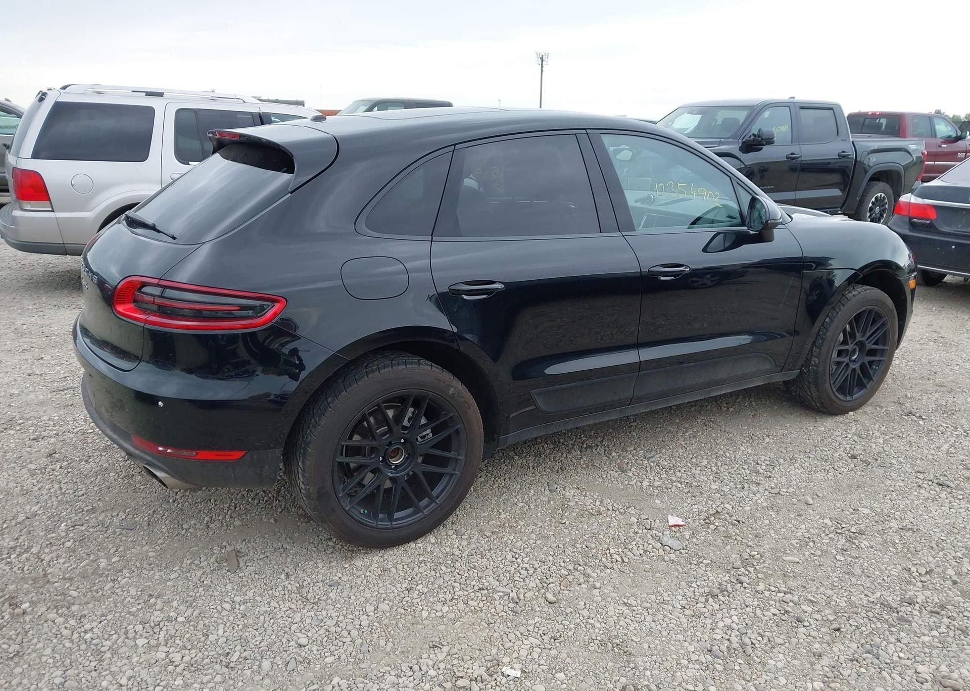 2015 PORSCHE MACAN S