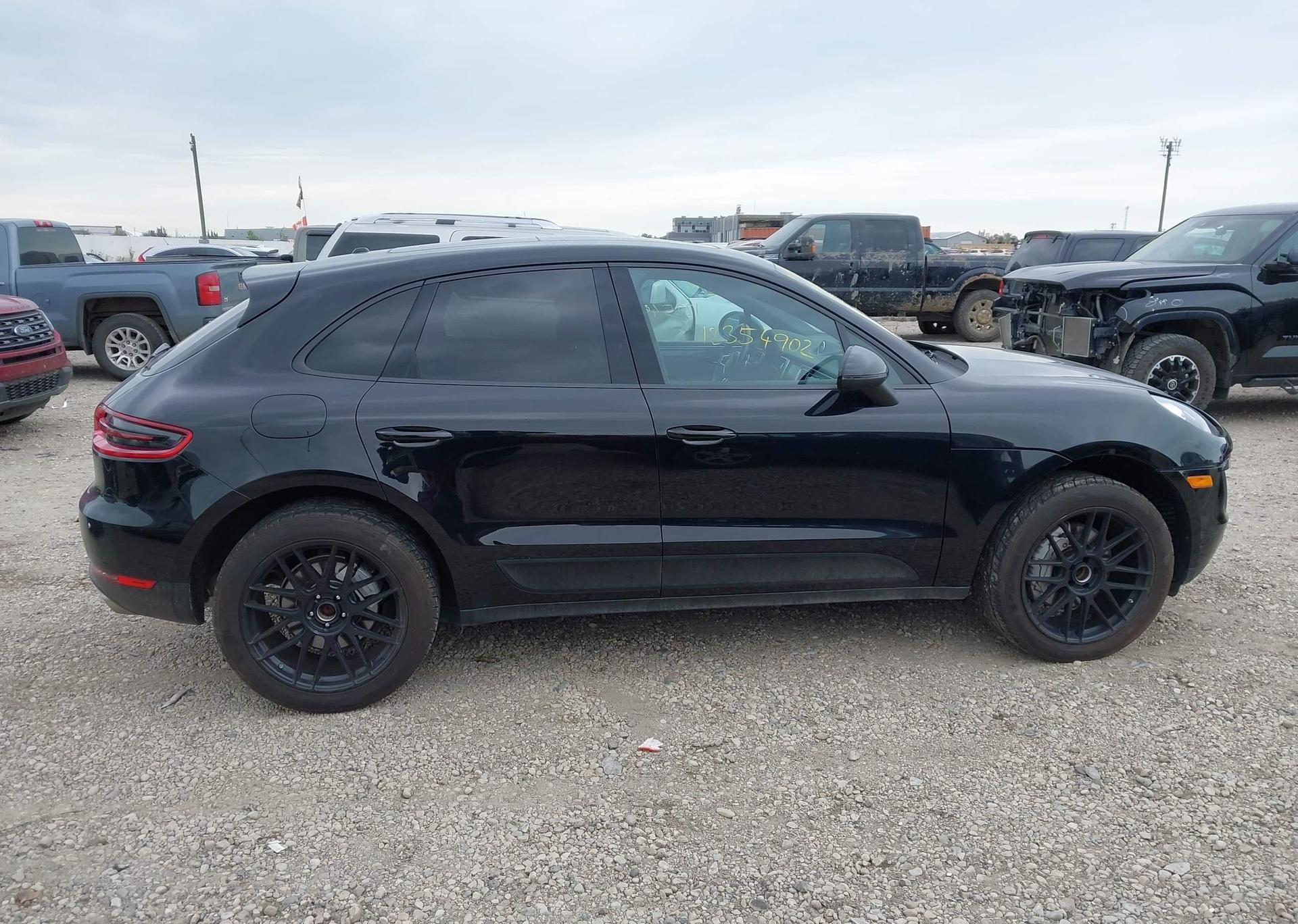 2015 PORSCHE MACAN S