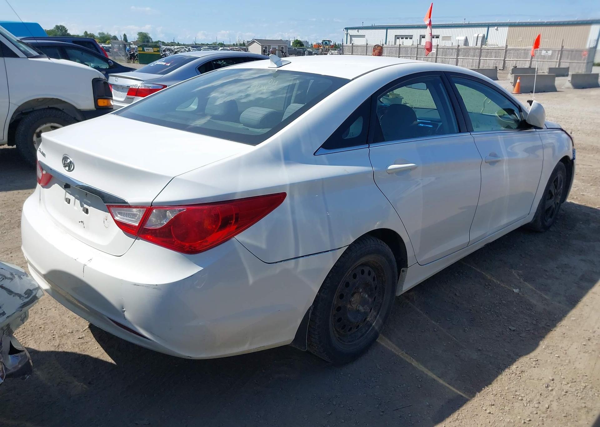 2013 HYUNDAI SONATA GL