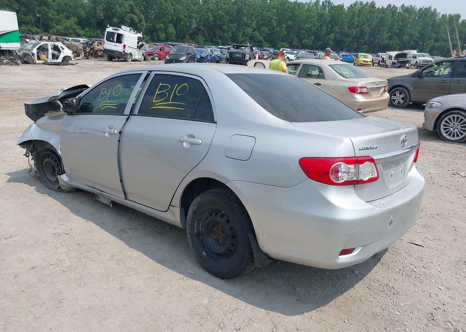 2011 TOYOTA COROLLA