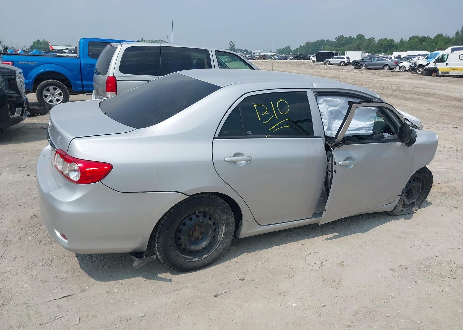 2011 TOYOTA COROLLA