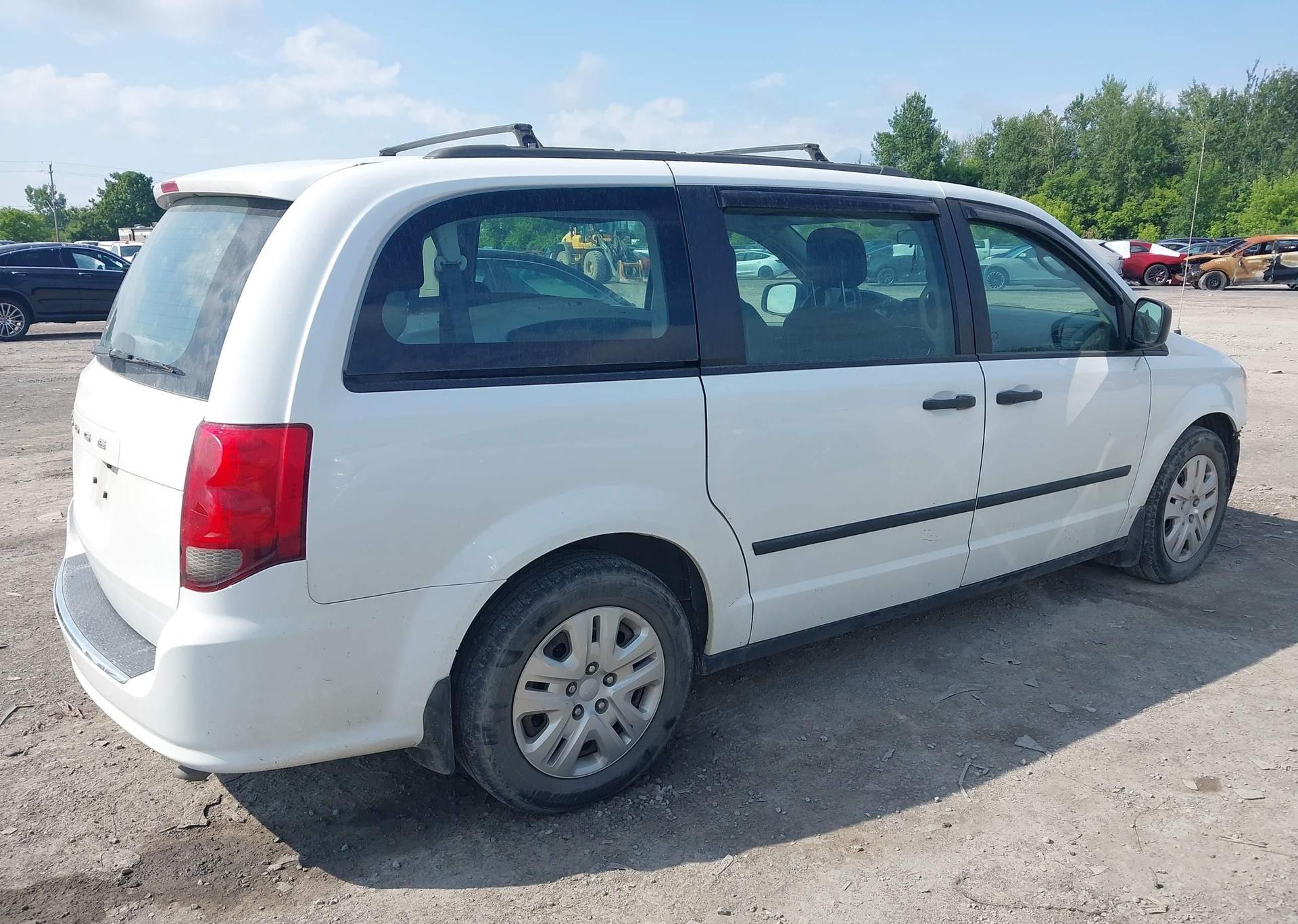 2015 DODGE GRAND CARAVAN SE