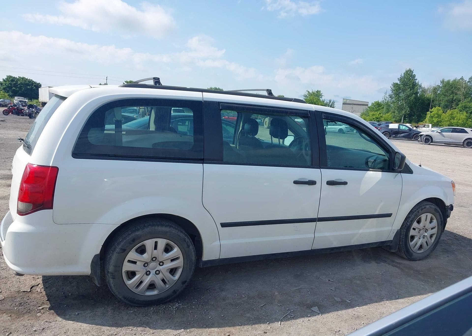 2015 DODGE GRAND CARAVAN SE