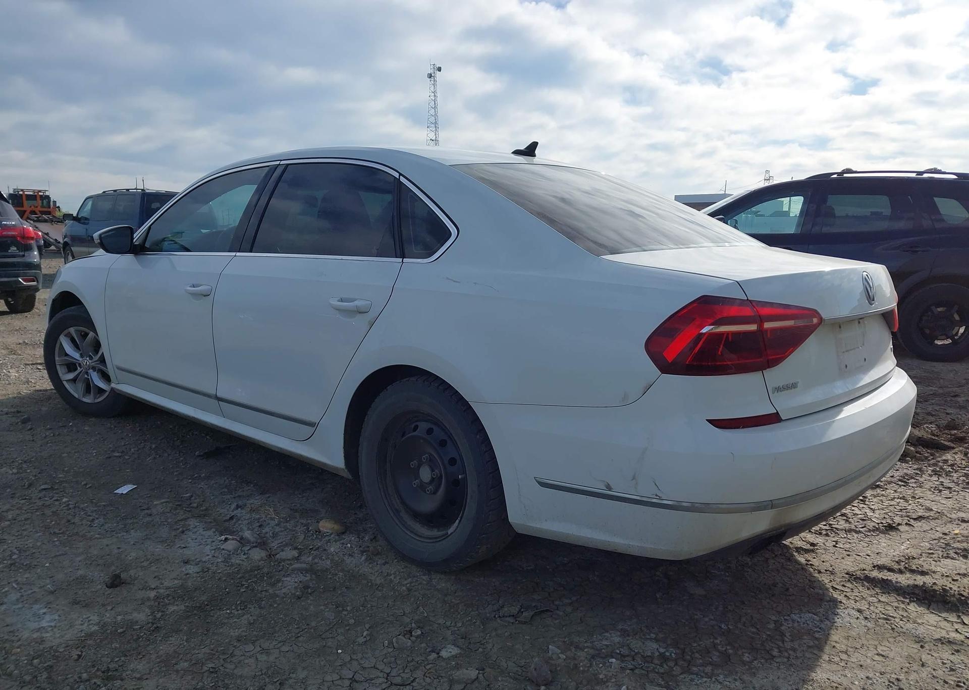 2017 VOLKSWAGEN PASSAT 1.8 TSI TRENDLINE+