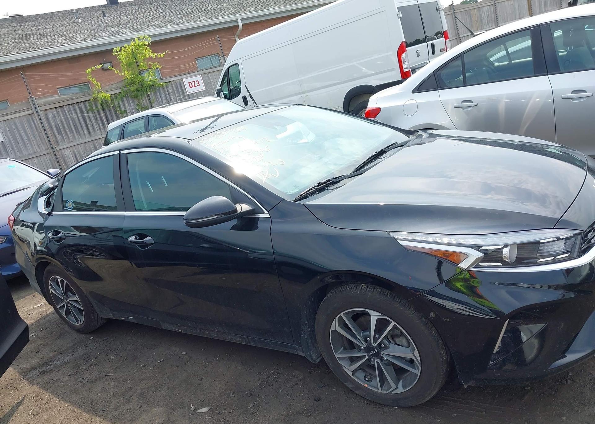 2023 KIA FORTE EX