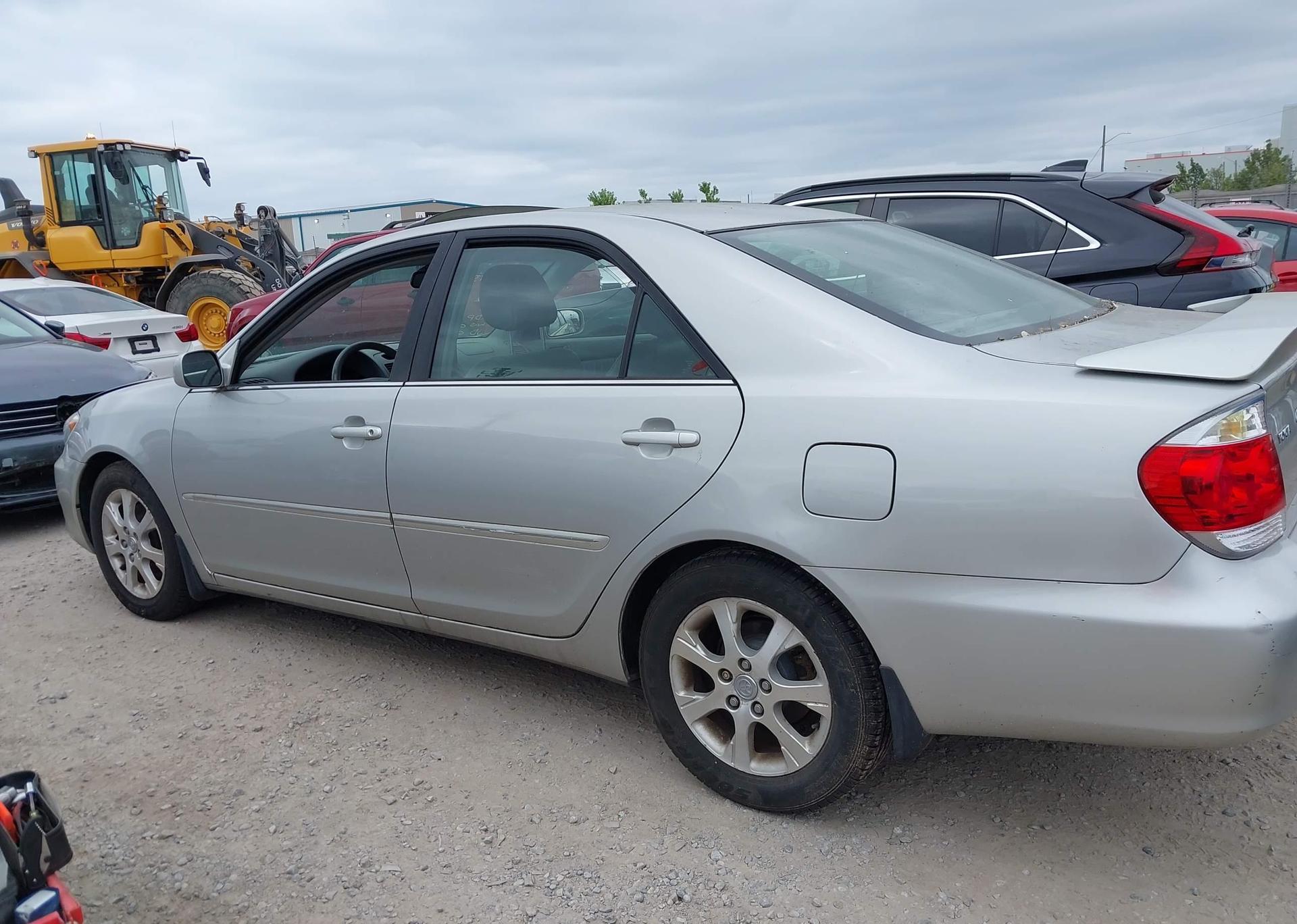 2005 TOYOTA CAMRY LE