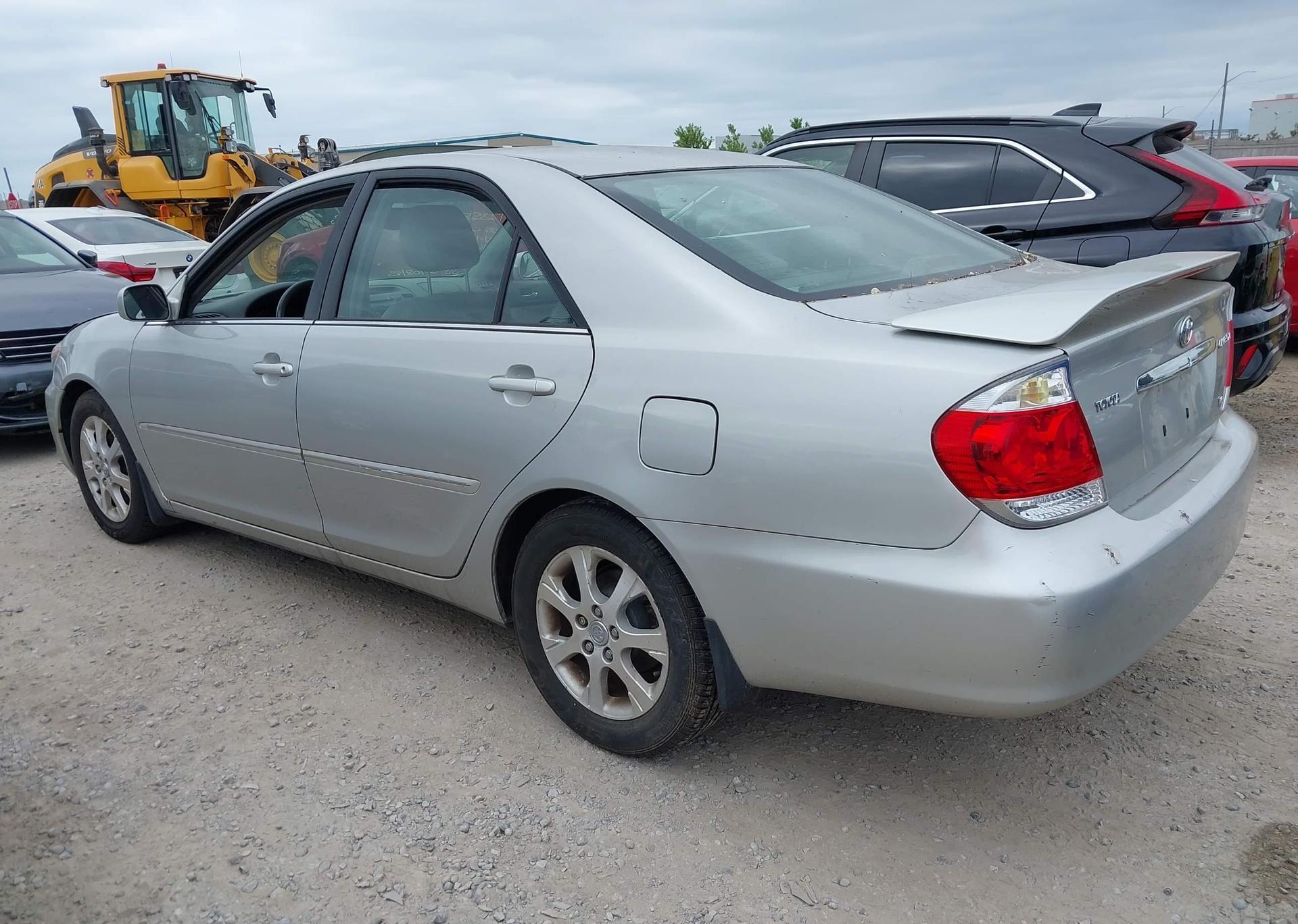 2005 TOYOTA CAMRY LE