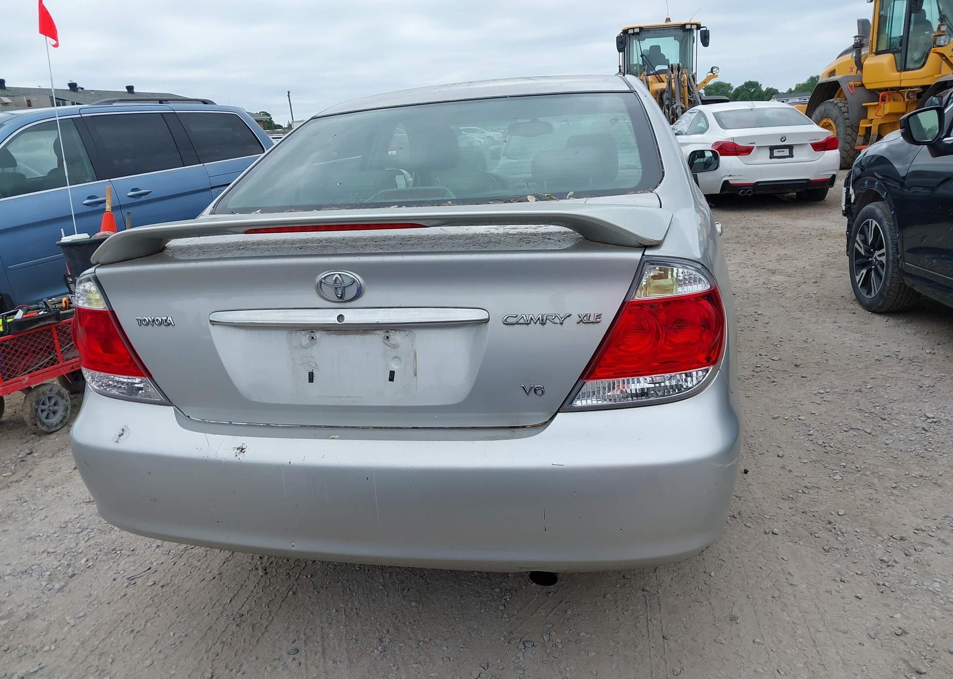 2005 TOYOTA CAMRY LE