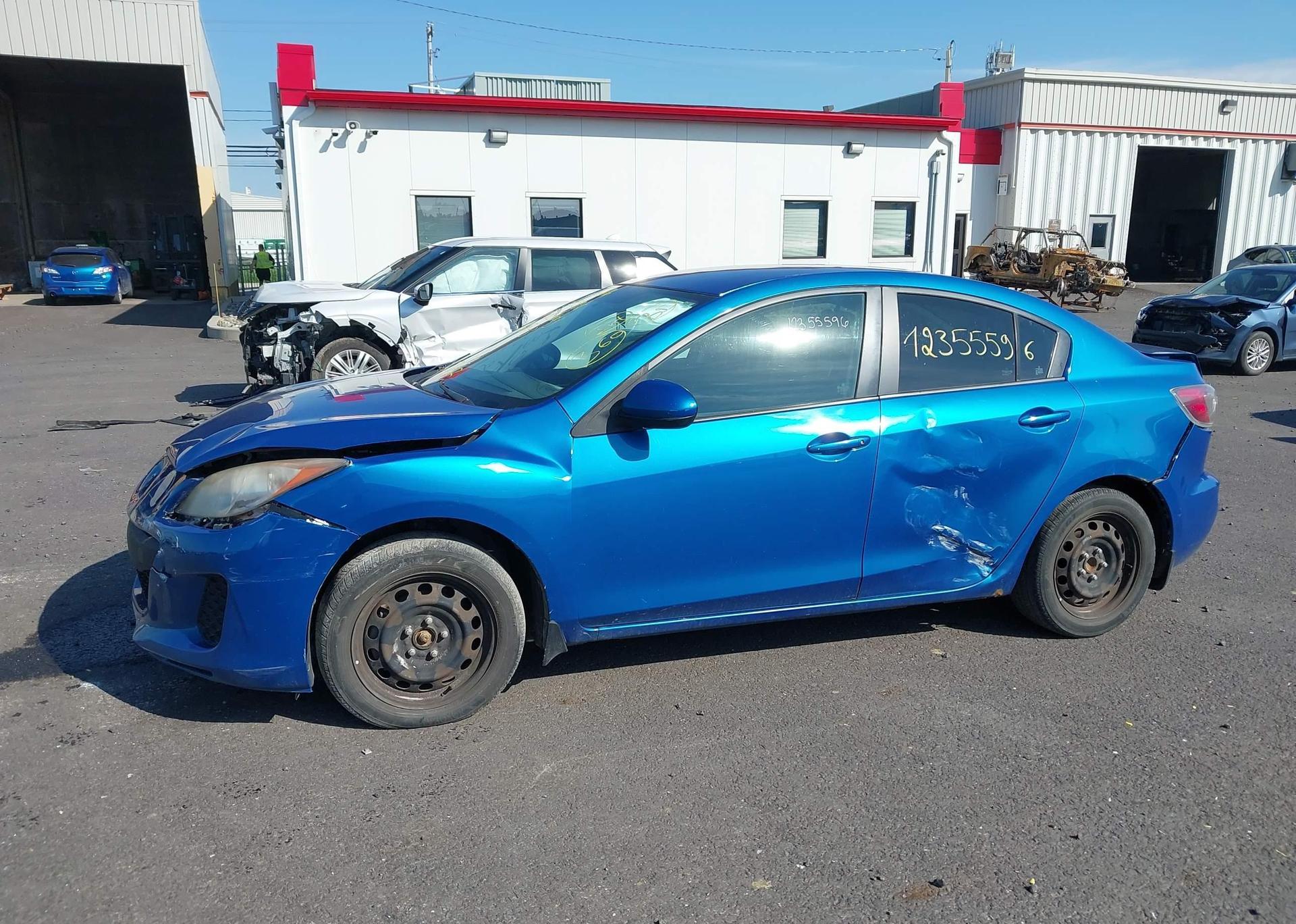 2013 MAZDA 3 I