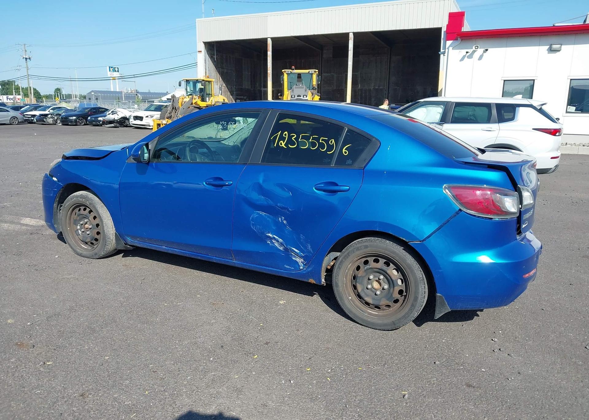 2013 MAZDA 3 I