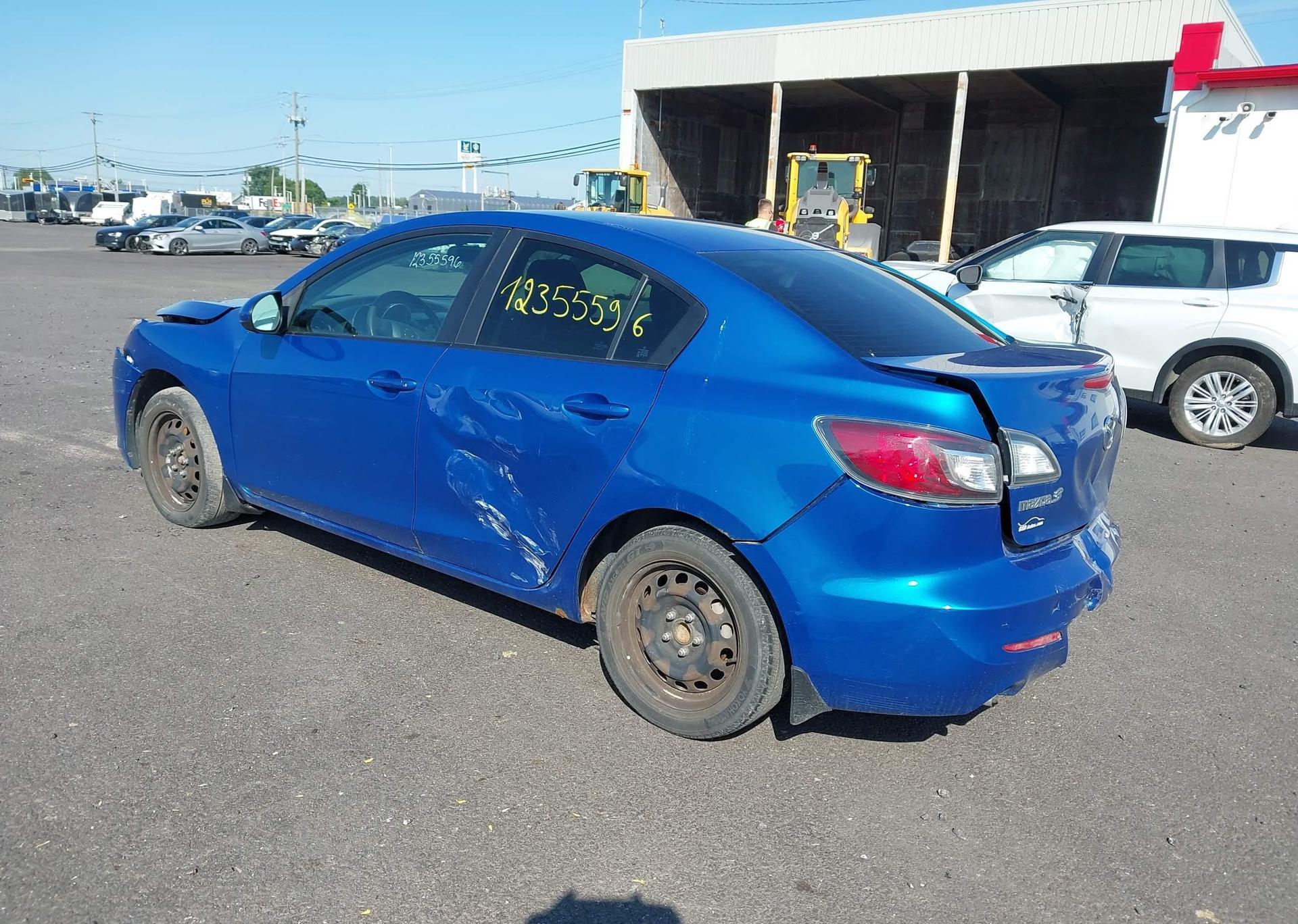2013 MAZDA 3 I