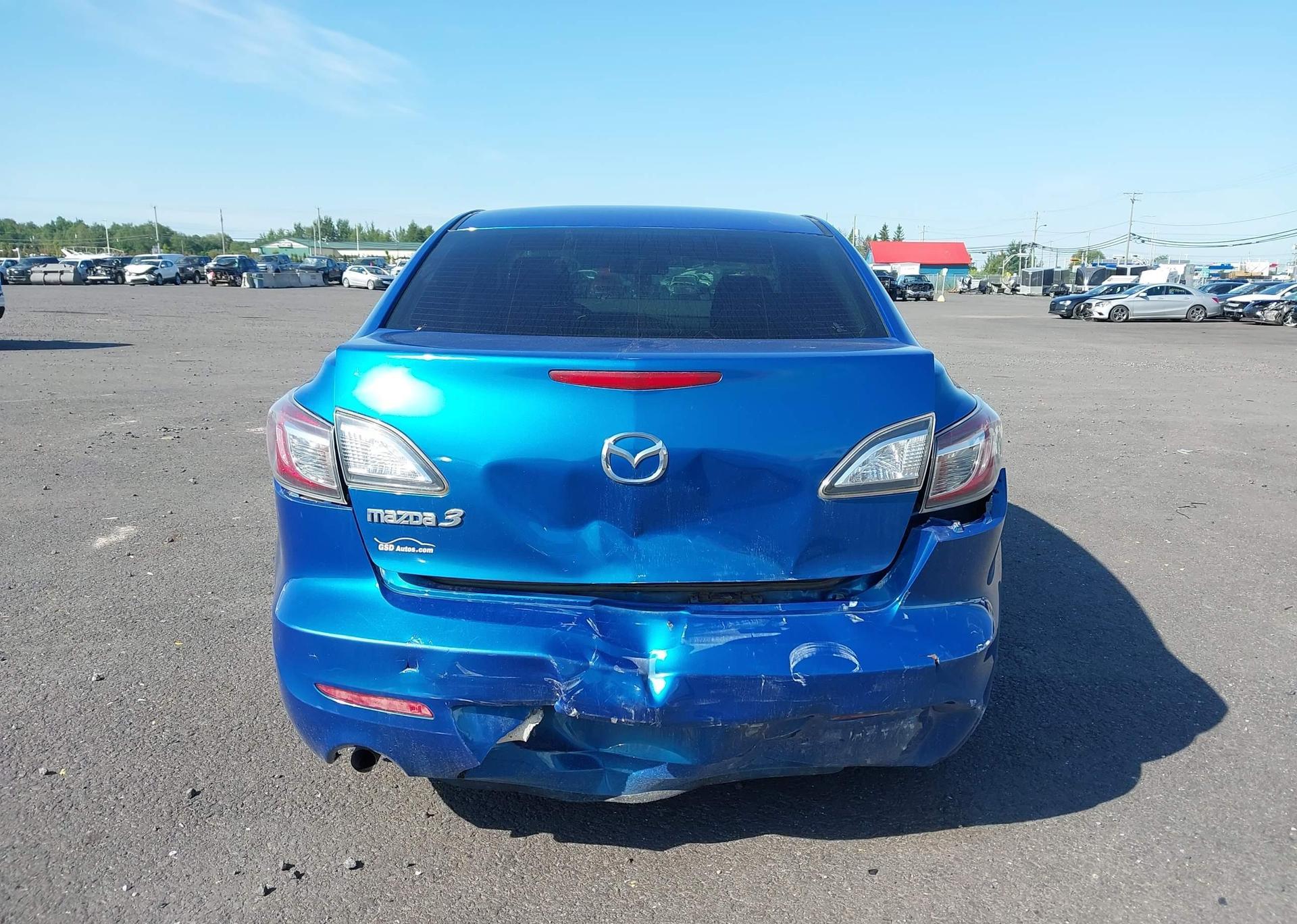 2013 MAZDA 3 I