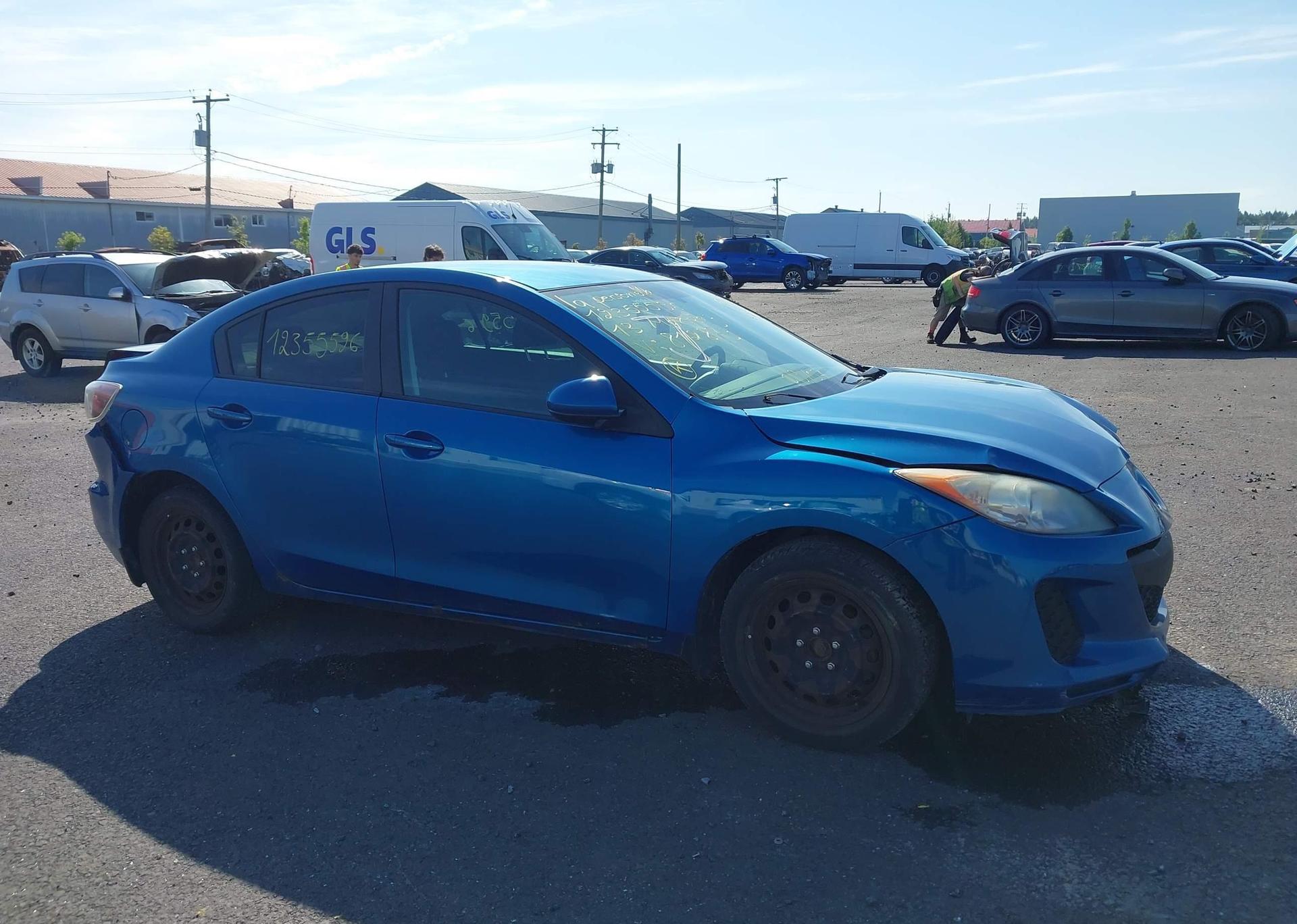 2013 MAZDA 3 I