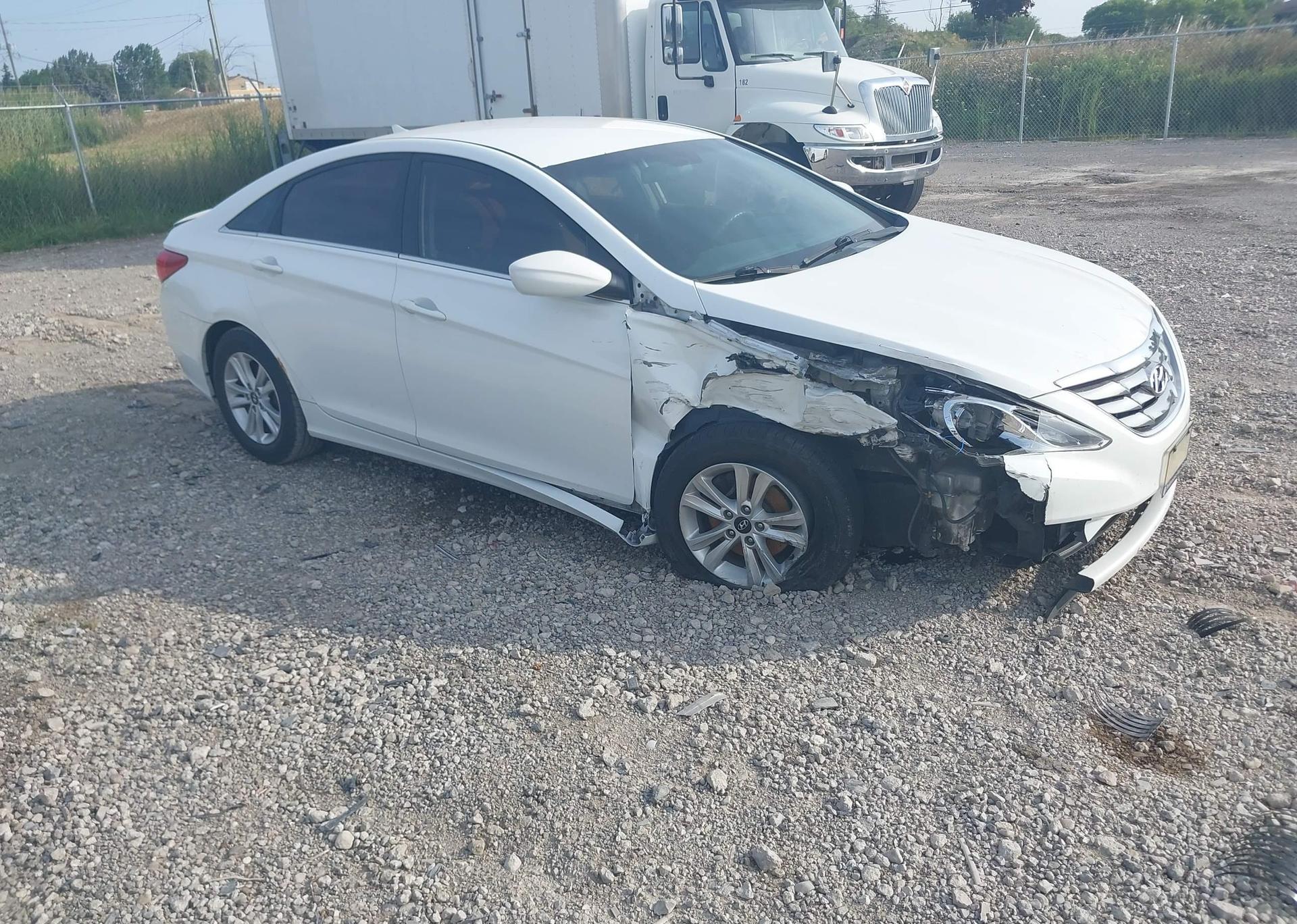 2013 HYUNDAI SONATA GL