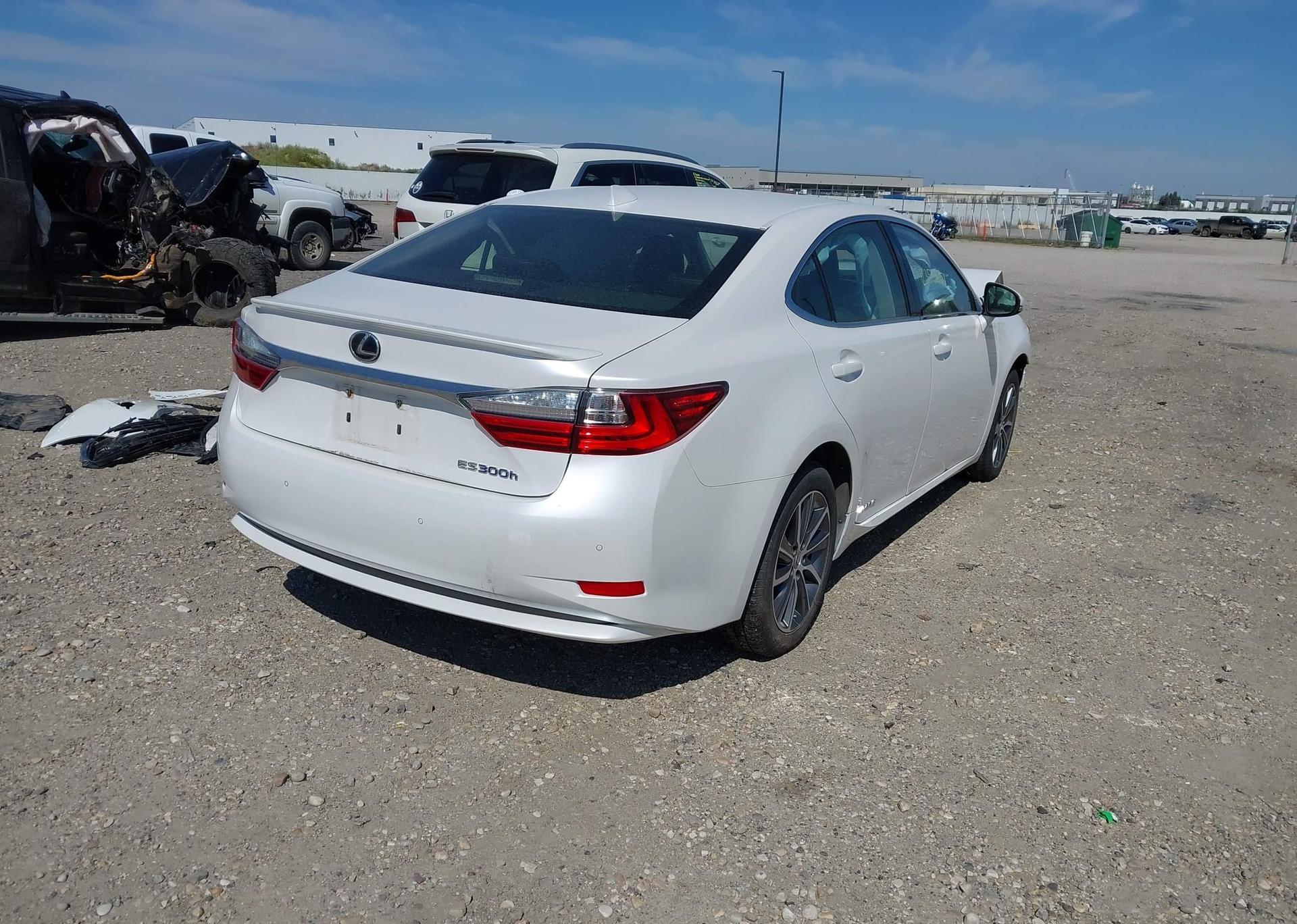 2016 LEXUS ES 300H