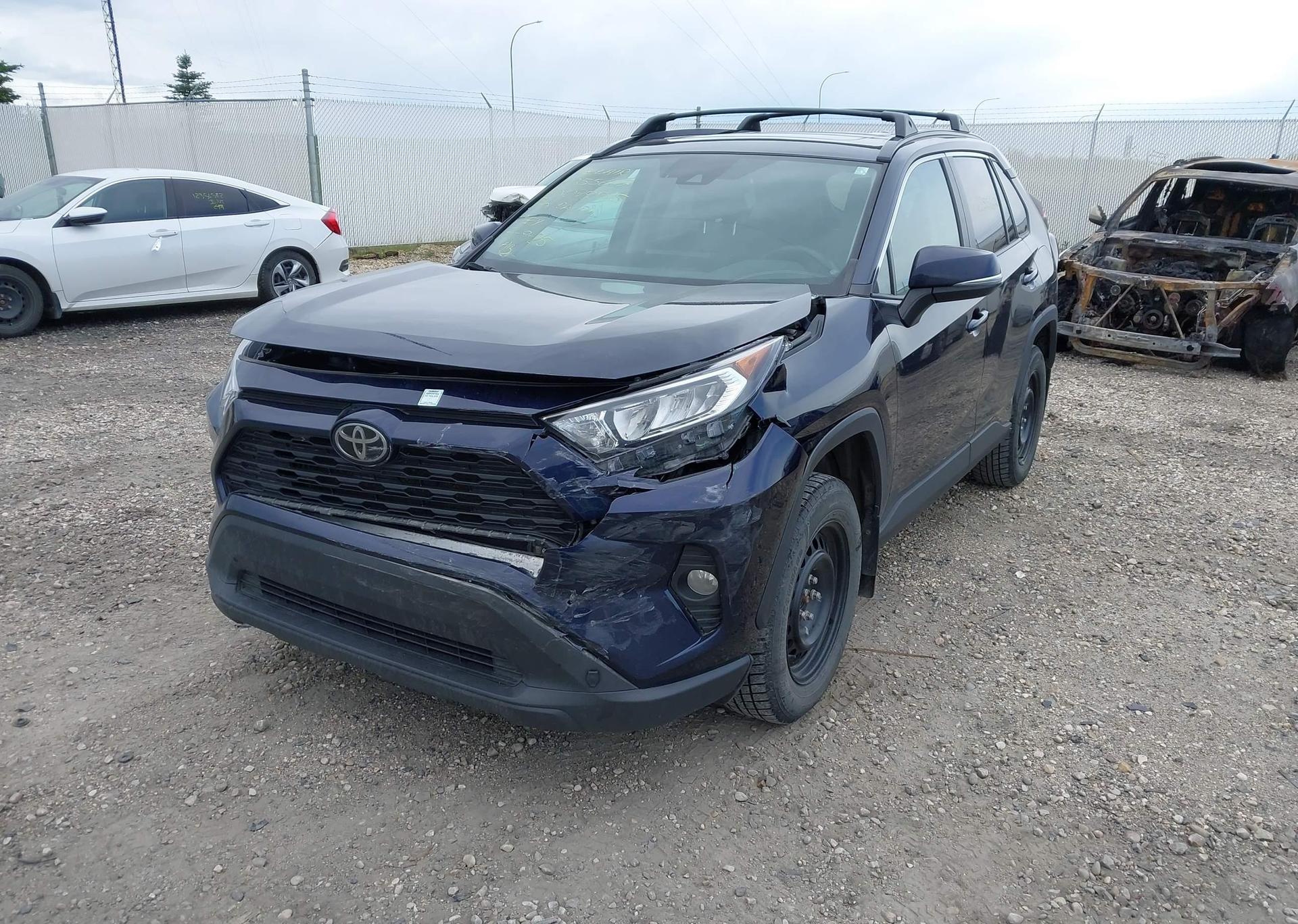 2020 TOYOTA RAV4 XLE
