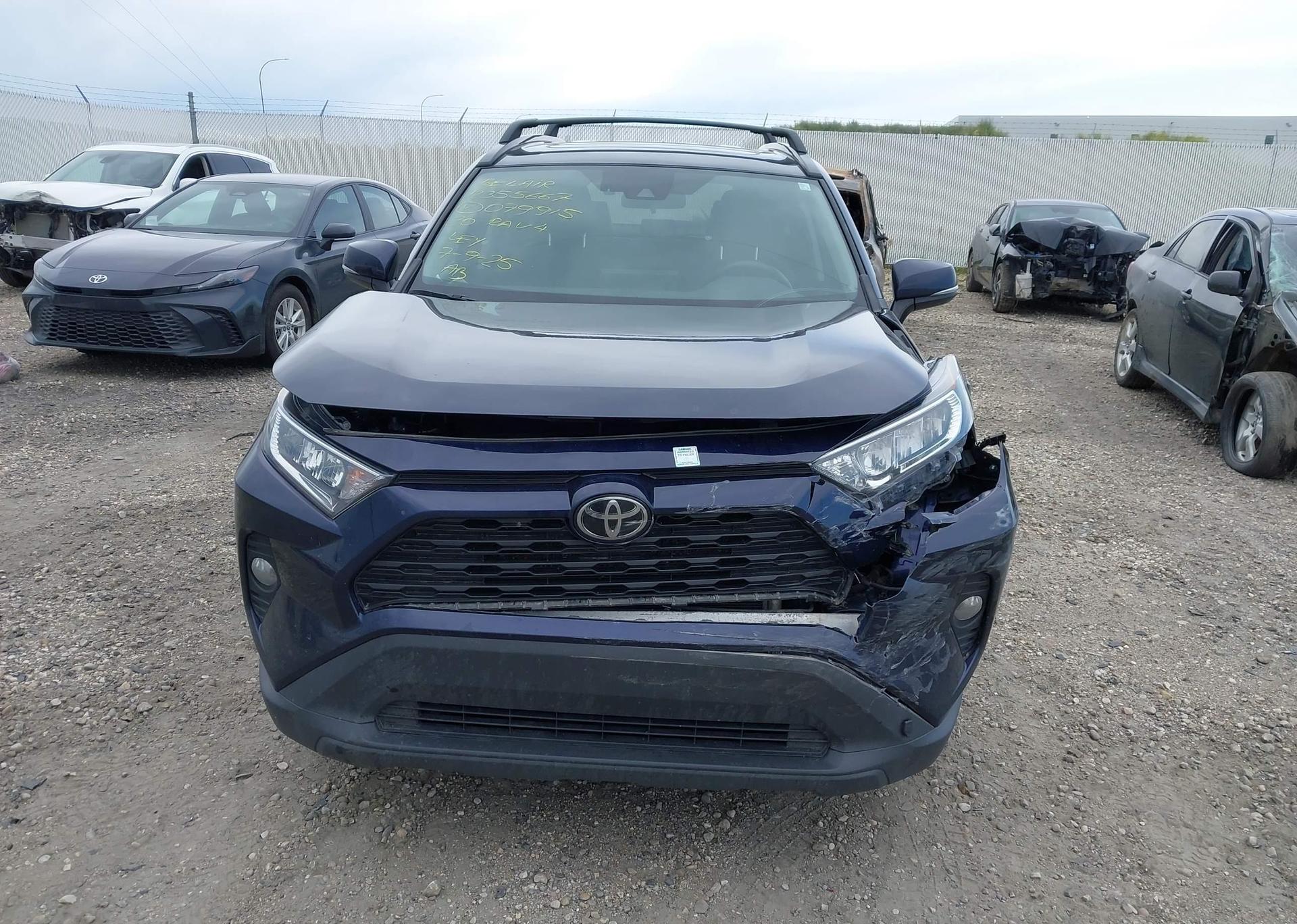 2020 TOYOTA RAV4 XLE