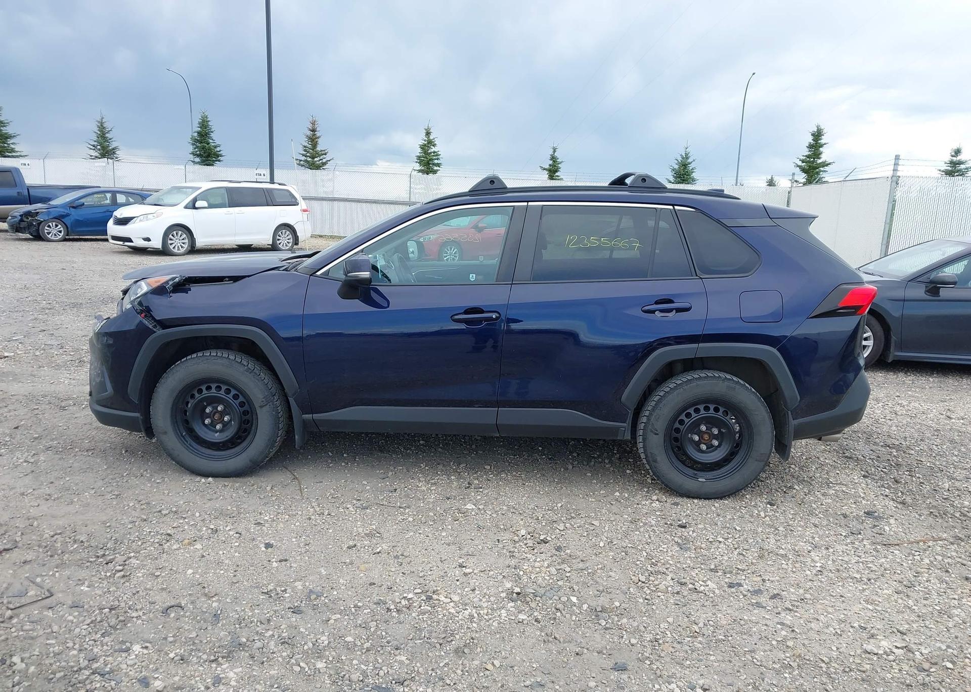 2020 TOYOTA RAV4 XLE