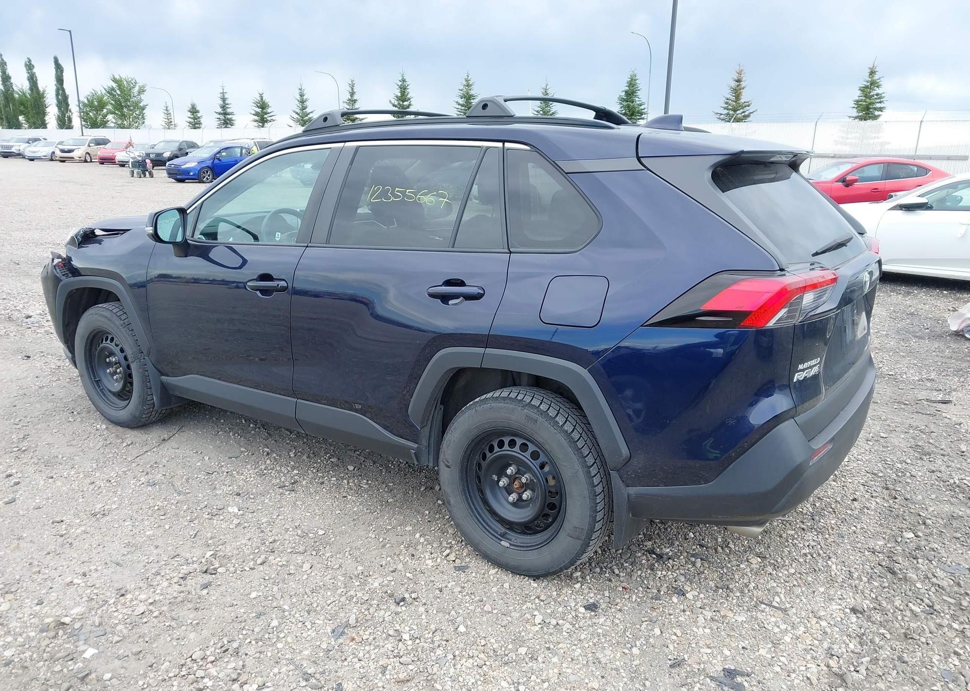 2020 TOYOTA RAV4 XLE