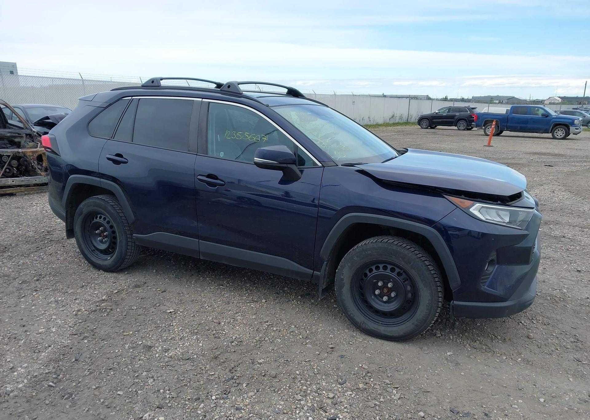 2020 TOYOTA RAV4 XLE