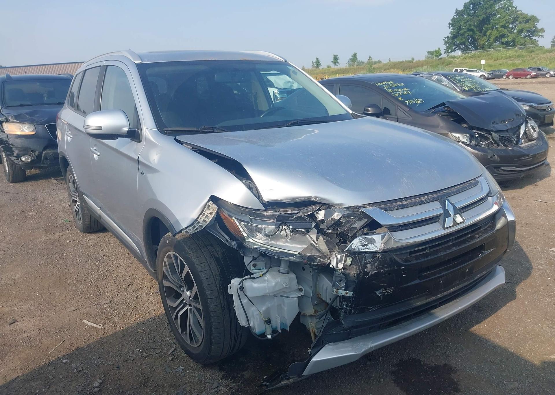 2016 MITSUBISHI OUTLANDER SE