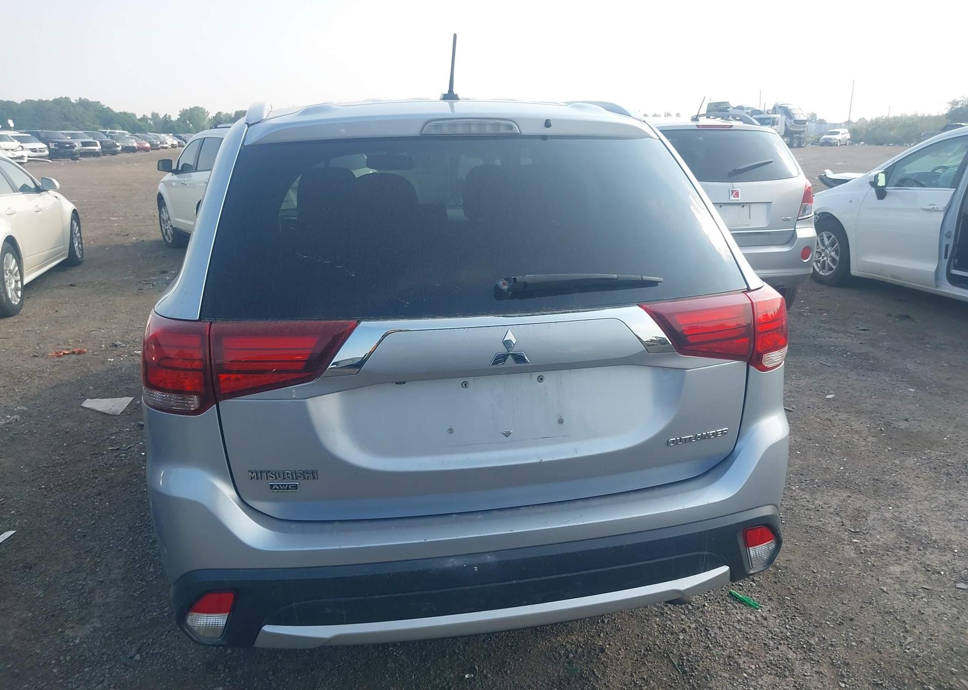 2016 MITSUBISHI OUTLANDER SE