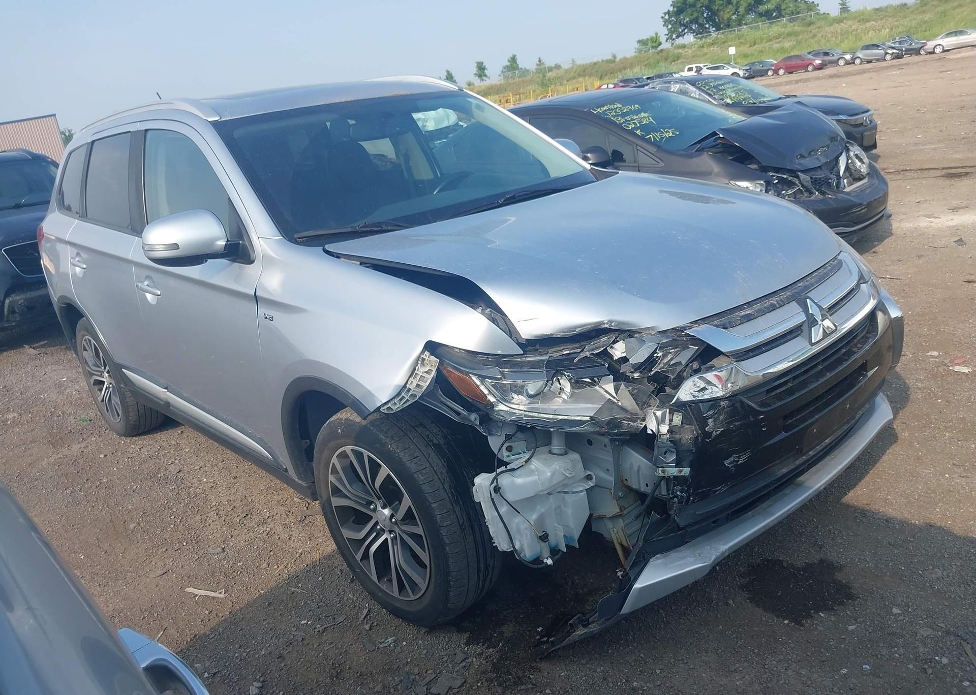 2016 MITSUBISHI OUTLANDER SE