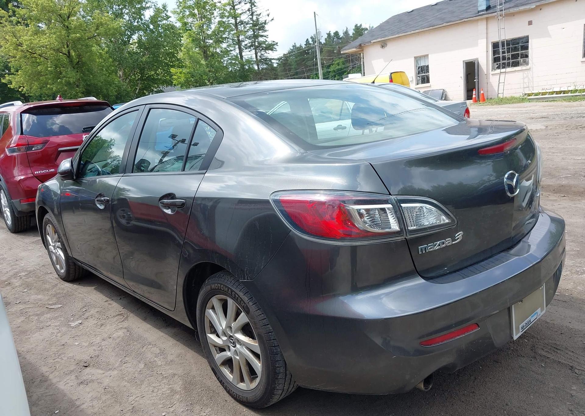 2013 MAZDA 3 I