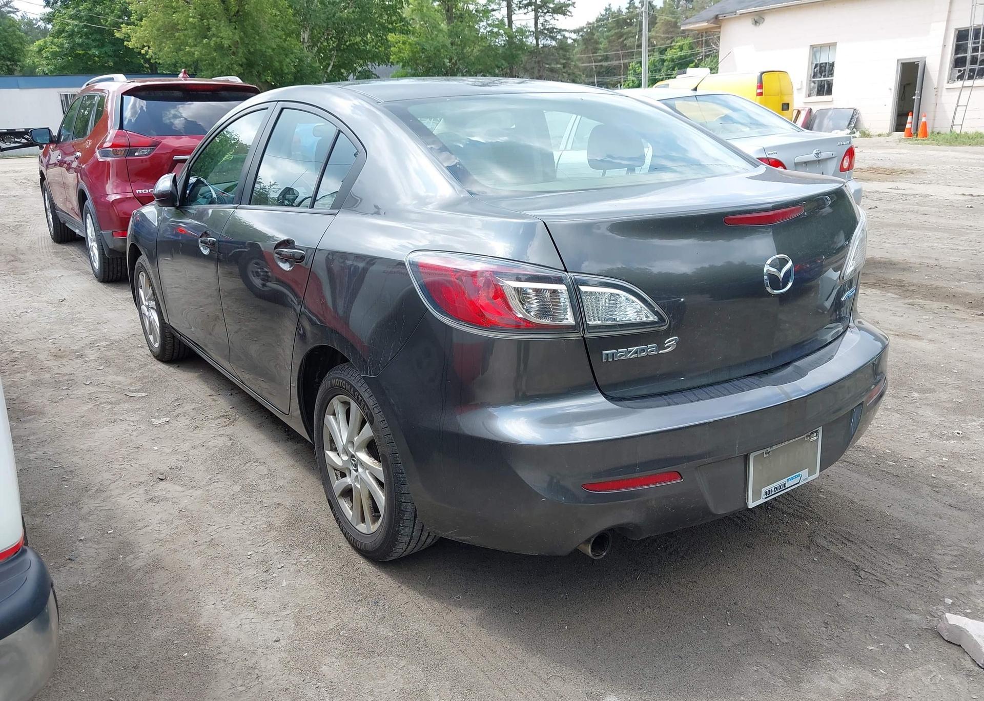 2013 MAZDA 3 I