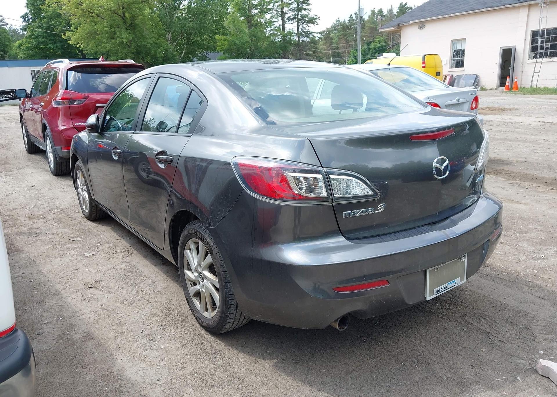 2013 MAZDA 3 I