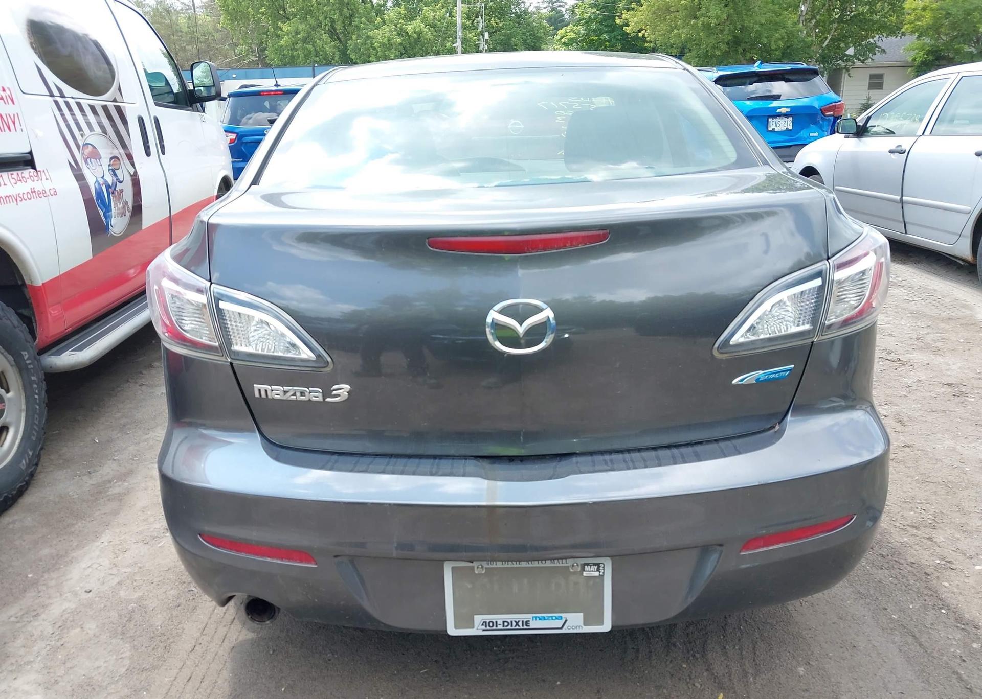 2013 MAZDA 3 I