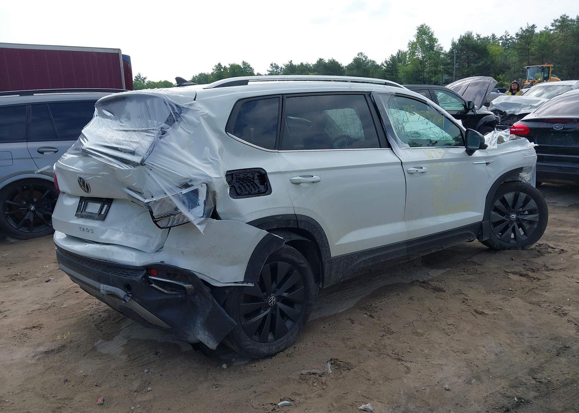 2024 VOLKSWAGEN TAOS SE